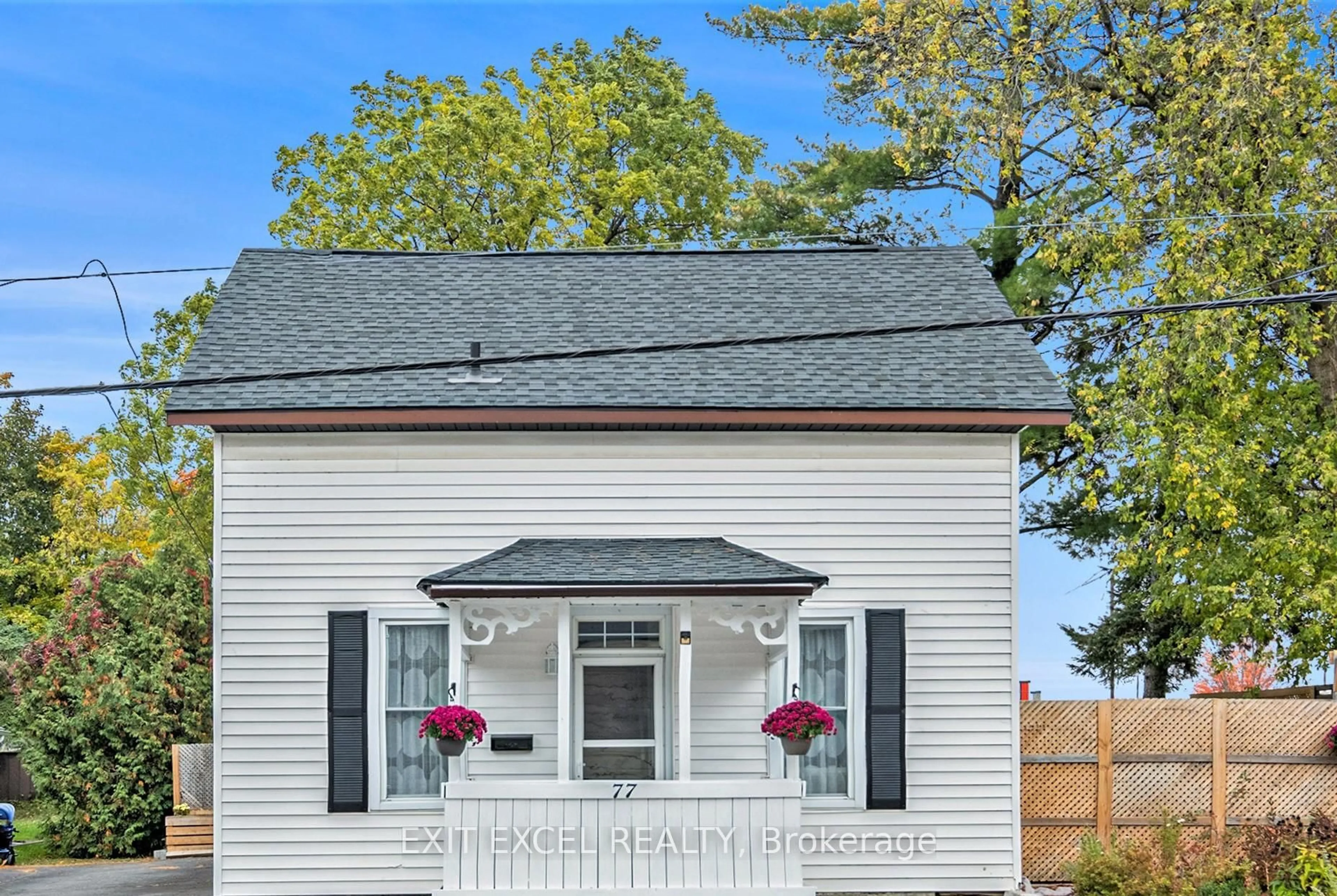 Home with vinyl exterior material, street for 77 Napoleon St, Carleton Place Ontario K7C 2X4