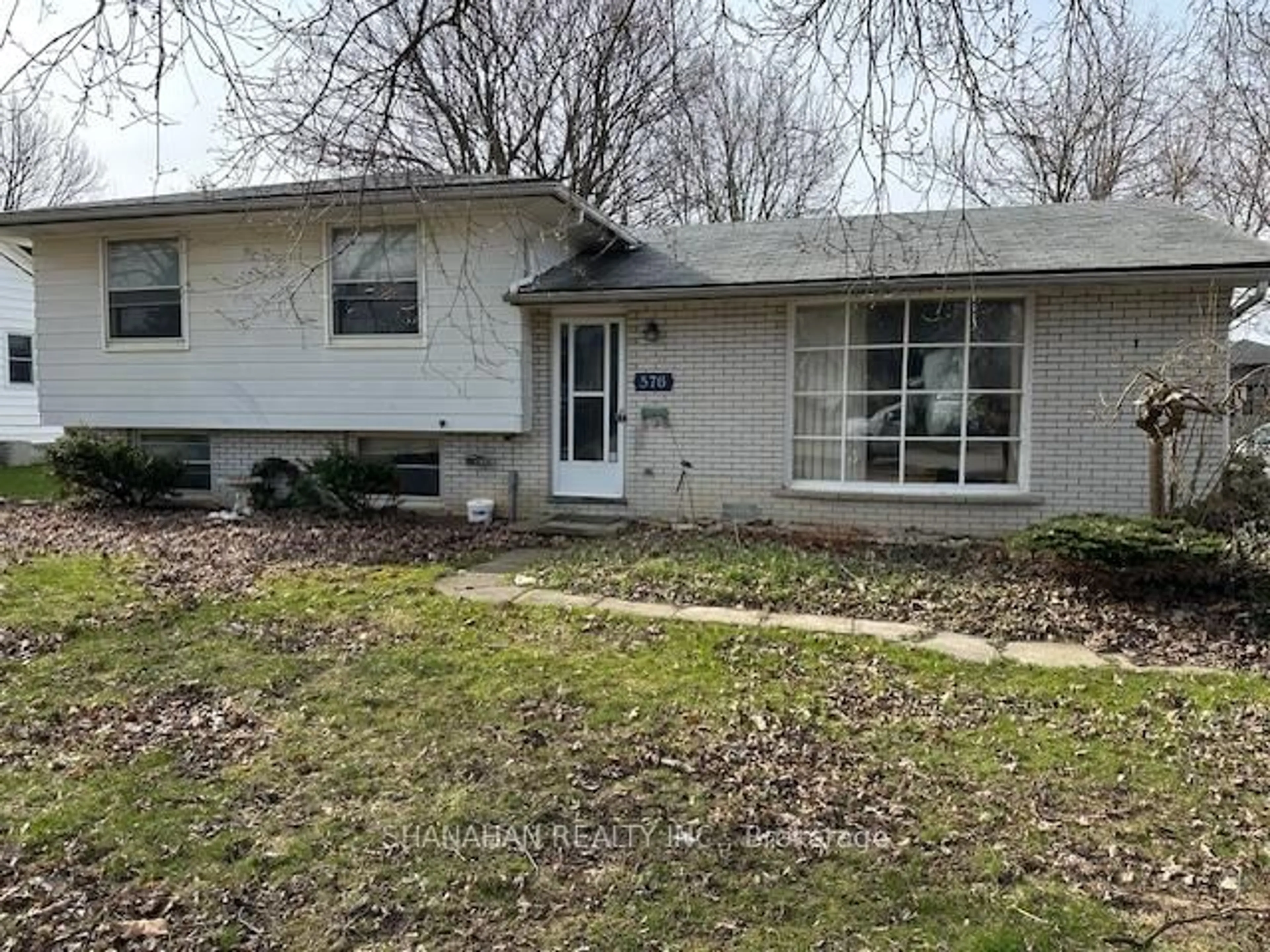 Unknown for 576 Simcoe St, Warwick Ontario N0M 2S0