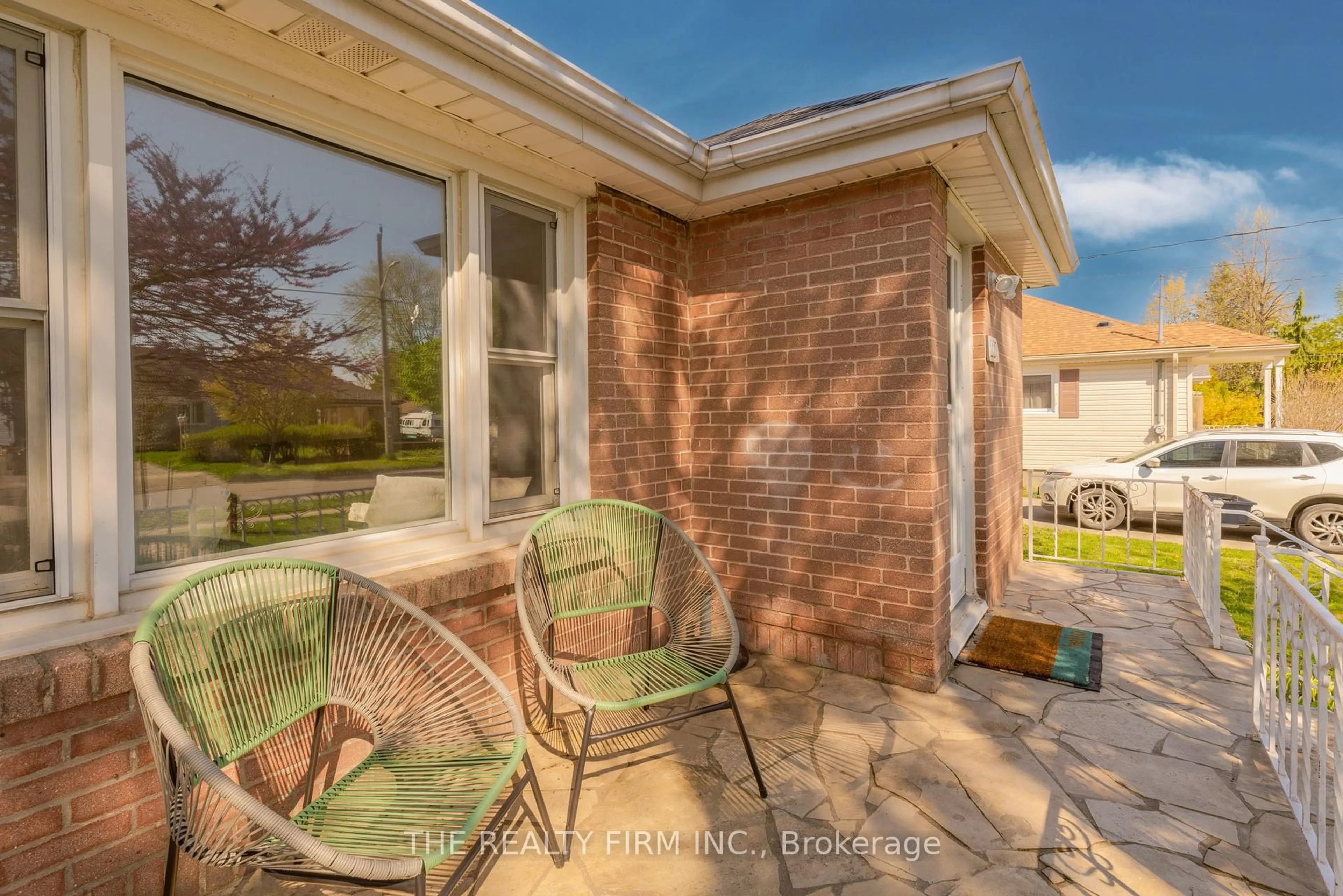 Patio, street for 227 Vancouver St, London East Ontario N5W 4R9