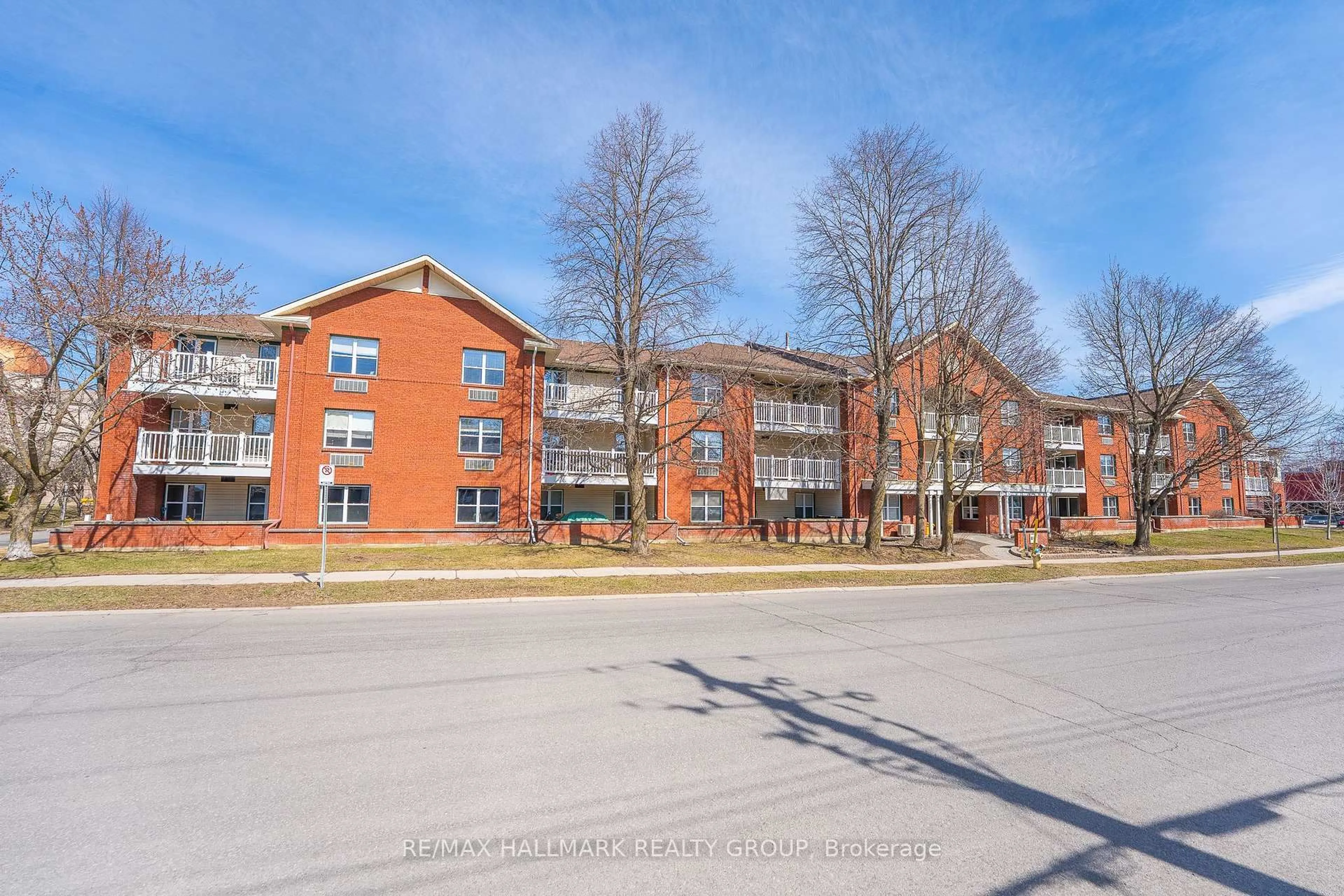Unknown for 1099 Cadboro Rd #104, Ottawa Ontario K1J 9K4