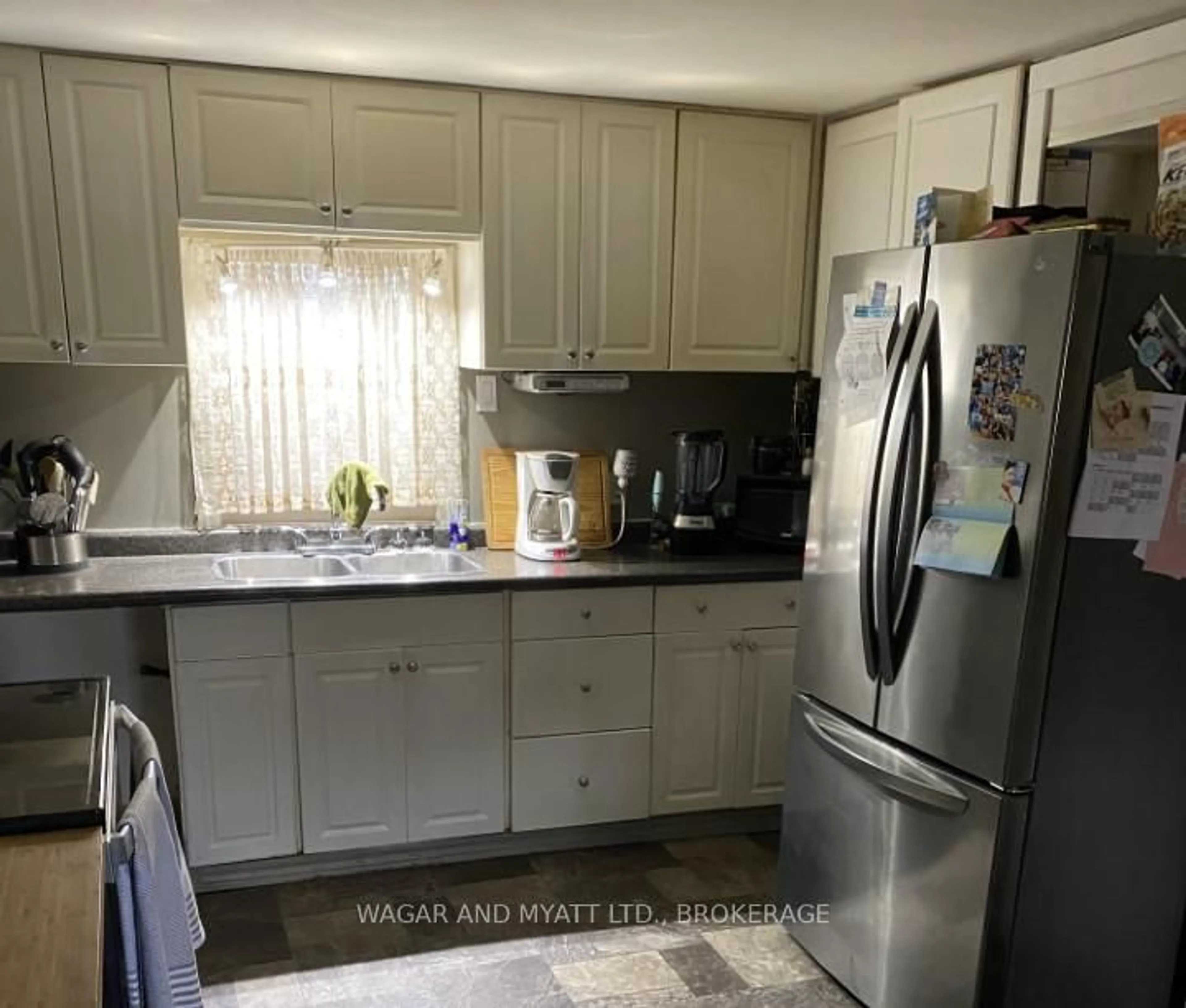Standard kitchen, unknown for 5 Briggs St, Greater Napanee Ontario K7R 3G7