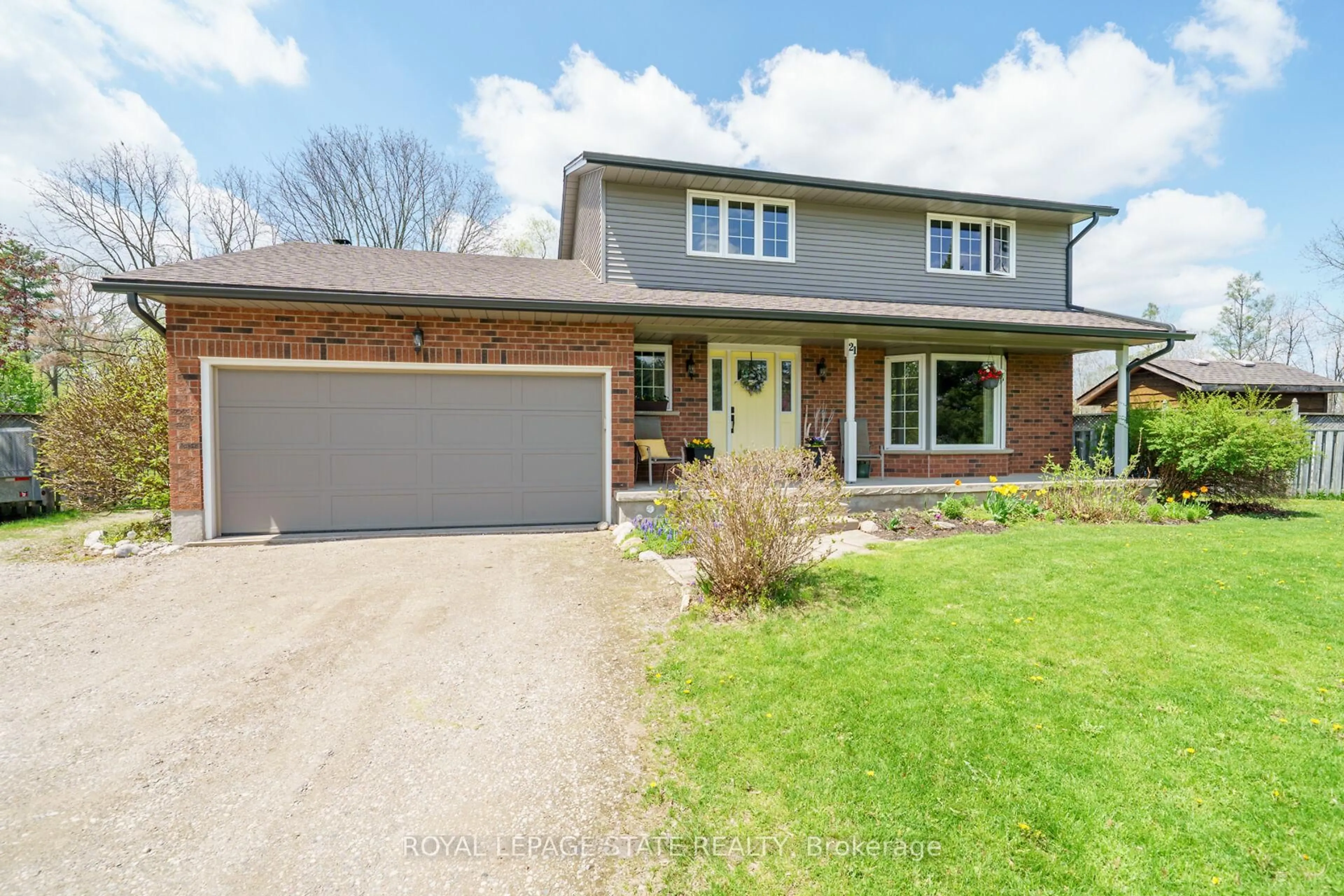 A pic from outside/outdoor area/front of a property/back of a property/a pic from drone, street for 21 Hughson St, North Dumfries Ontario N0B 1L0