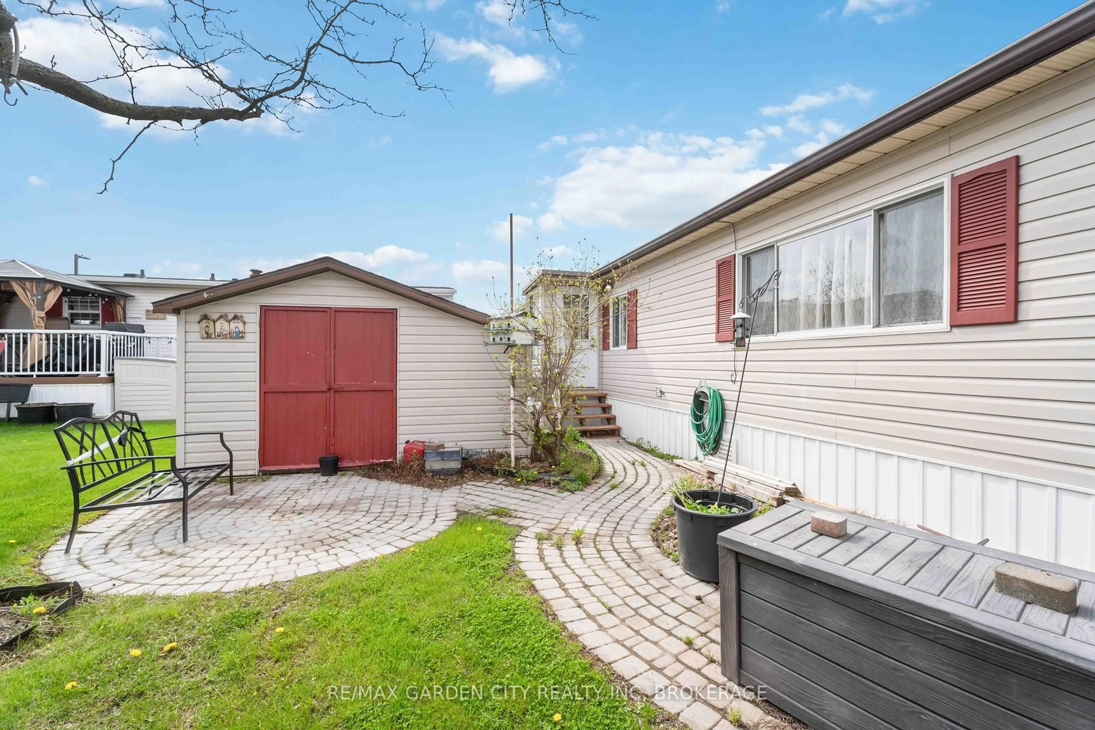 Unknown for 3033 TOWNLINE Rd #327, Fort Erie Ontario L0S 1S1