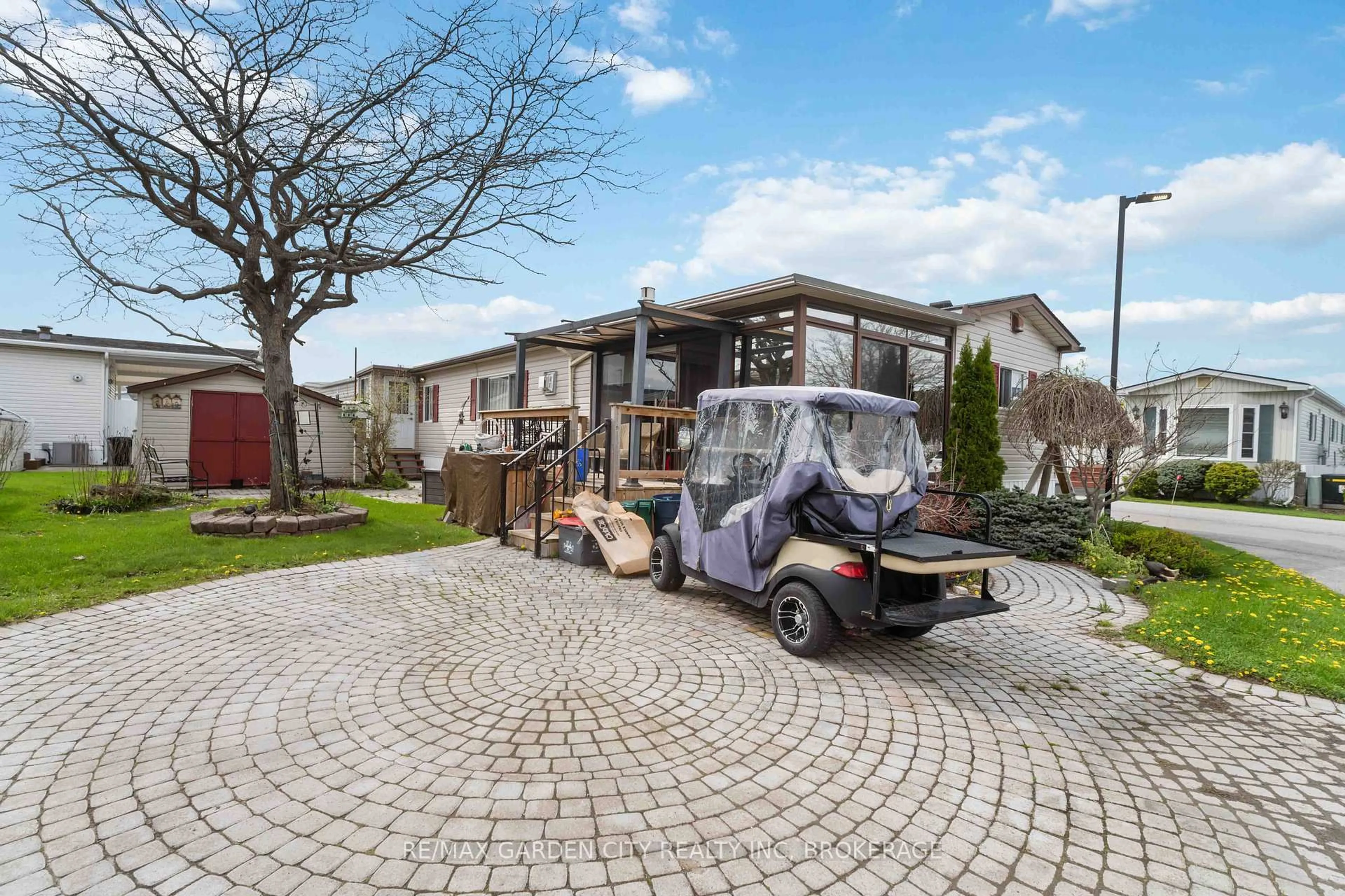 A pic from outside/outdoor area/front of a property/back of a property/a pic from drone, street for 3033 TOWNLINE Rd #327, Fort Erie Ontario L0S 1S1