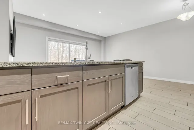 Additional property image - 940 Robert Ferrie Dr