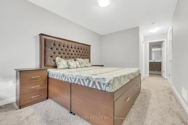 Additional property image - 940 Robert Ferrie Dr
