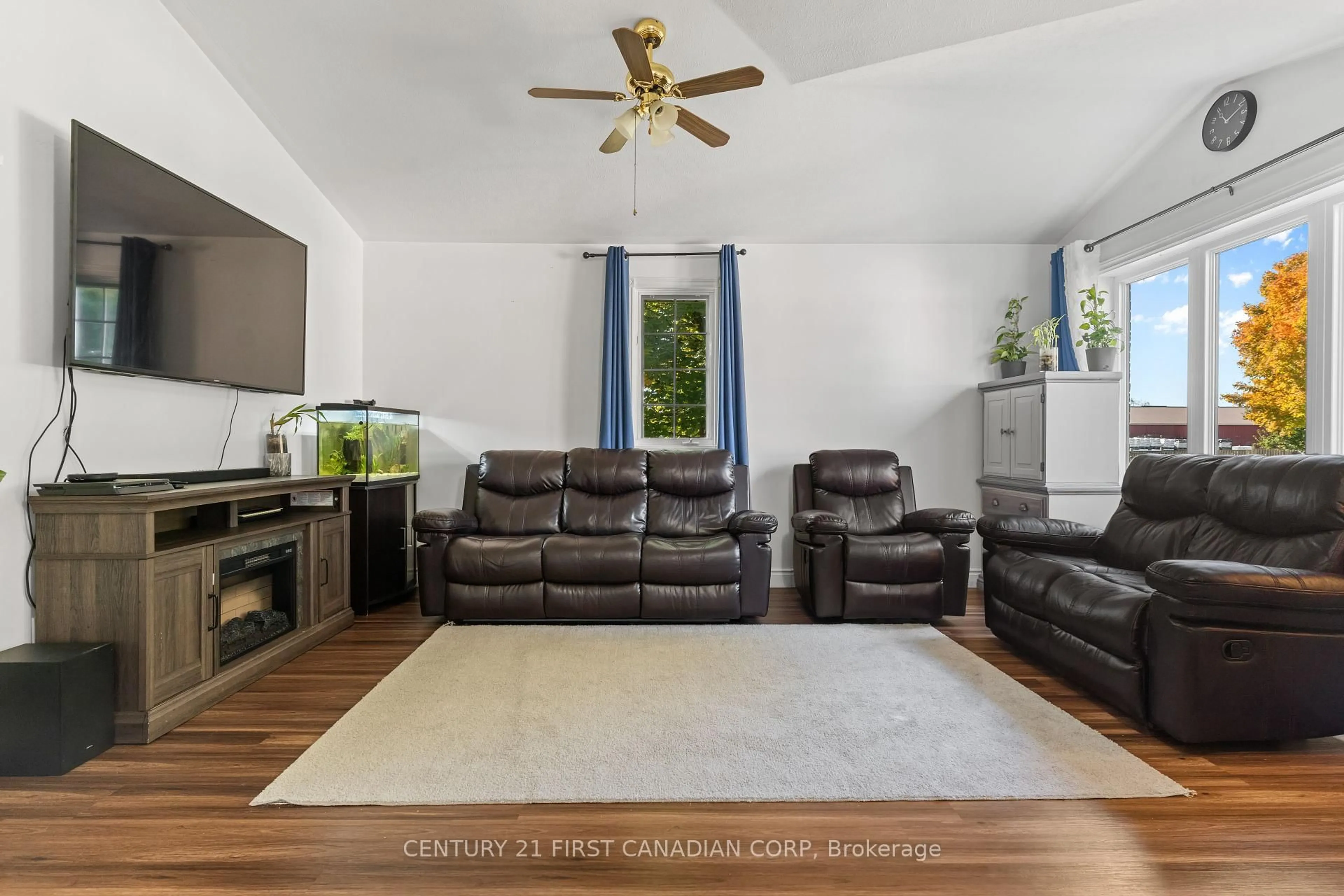 Living room with furniture, unknown for 38 St Michaels St, Norfolk Ontario N4B 3C8