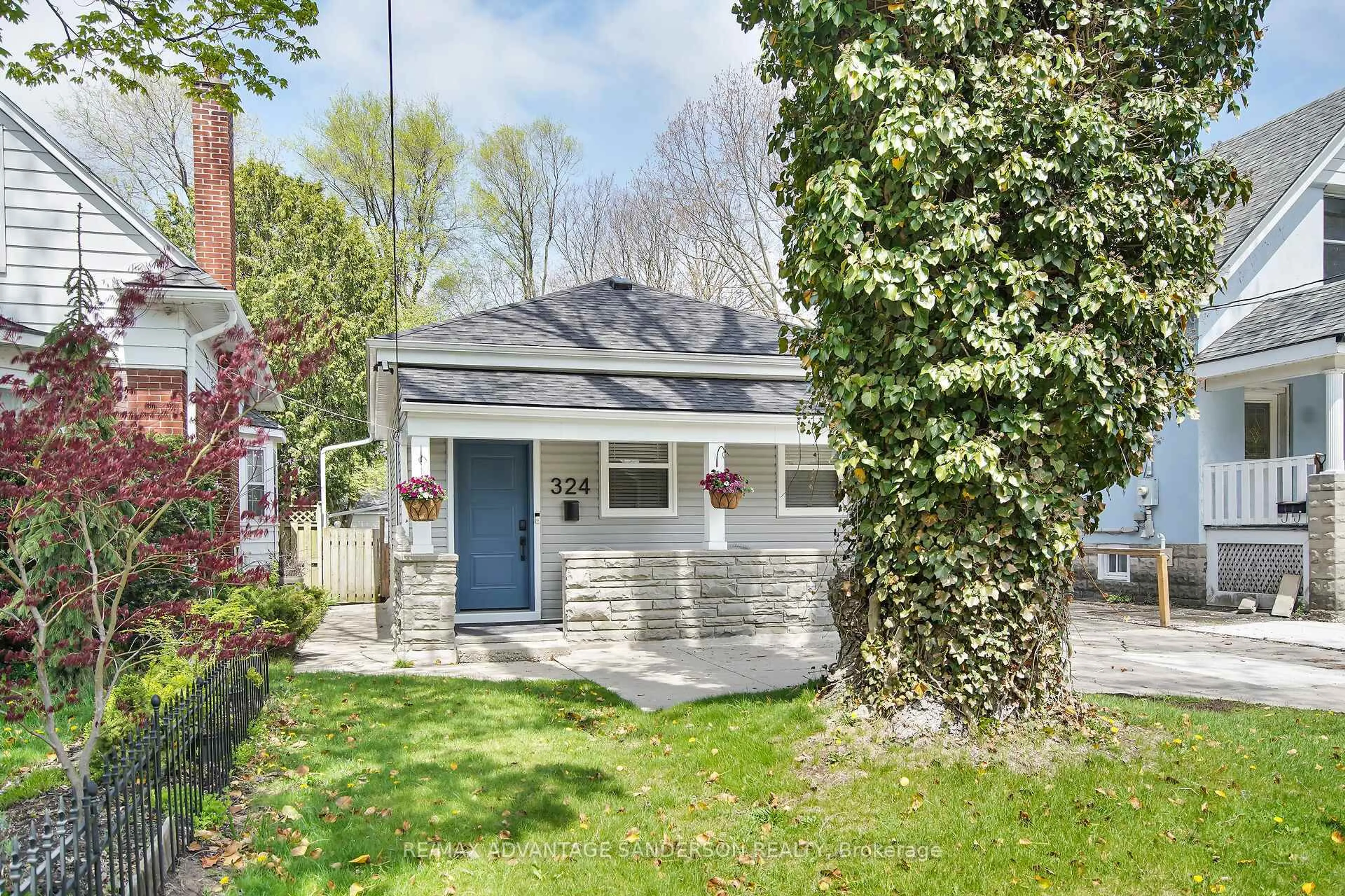 Unknown for 324 Cheapside St, London East Ontario N6A 2A6