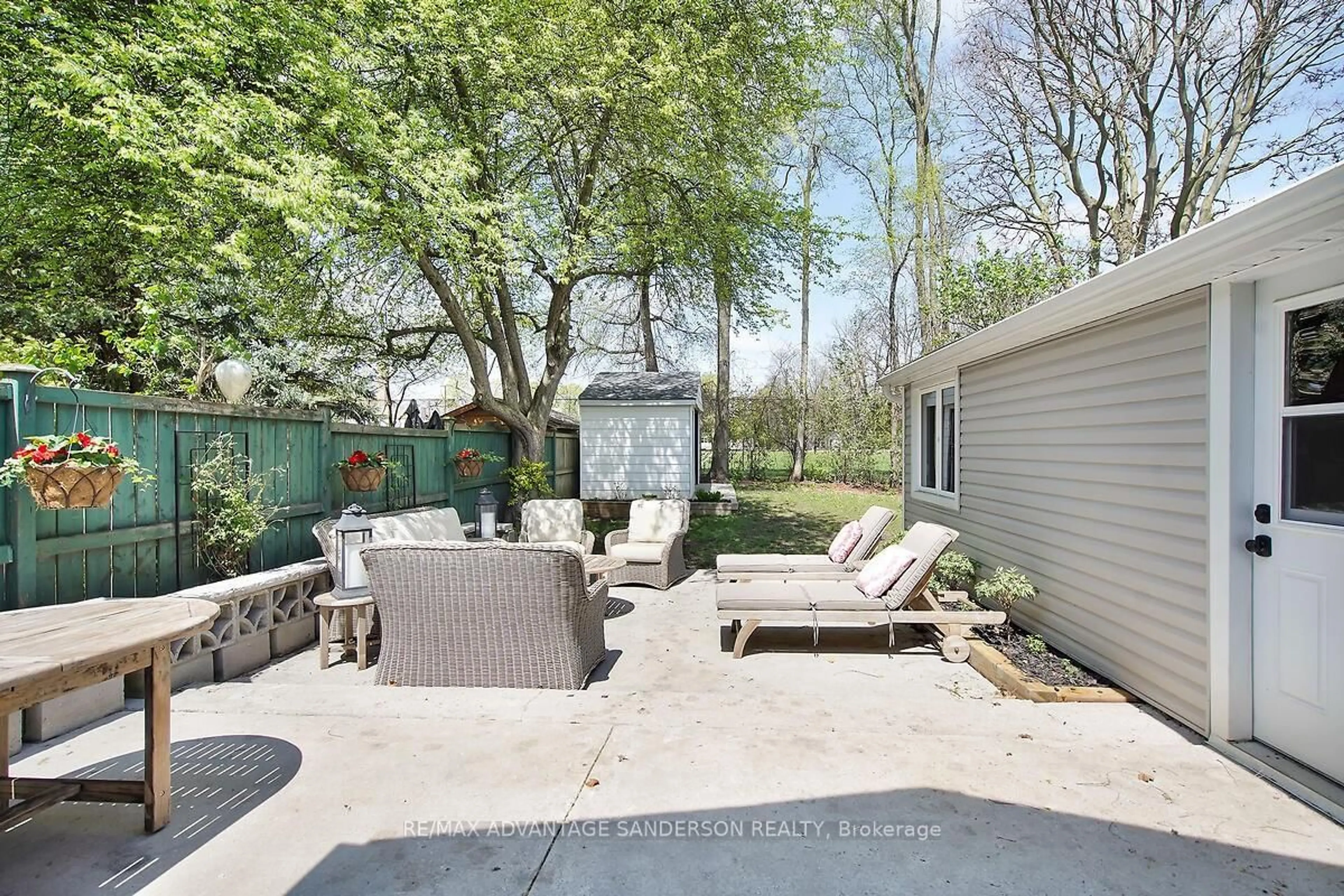Patio, street for 324 Cheapside St, London East Ontario N6A 2A6