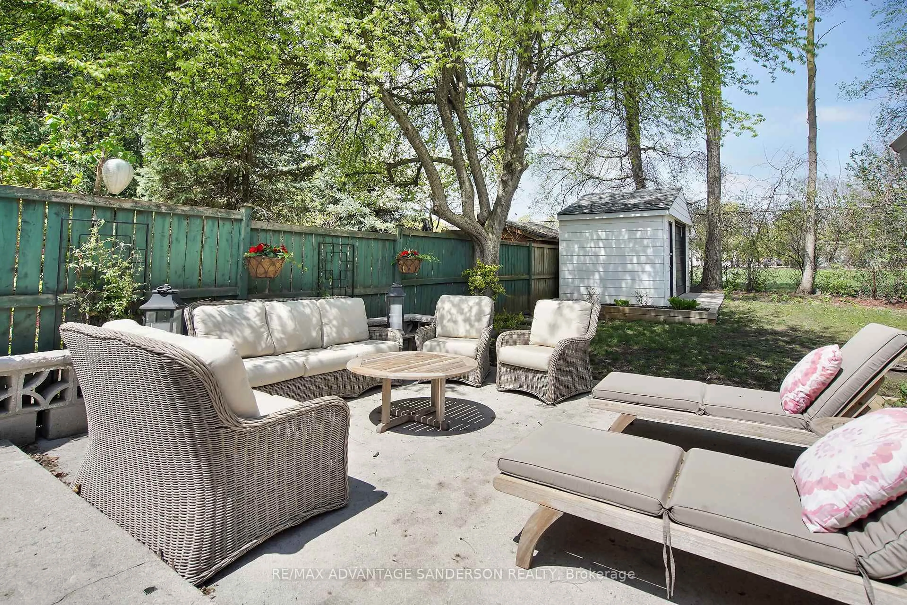 Patio, street for 324 Cheapside St, London East Ontario N6A 2A6