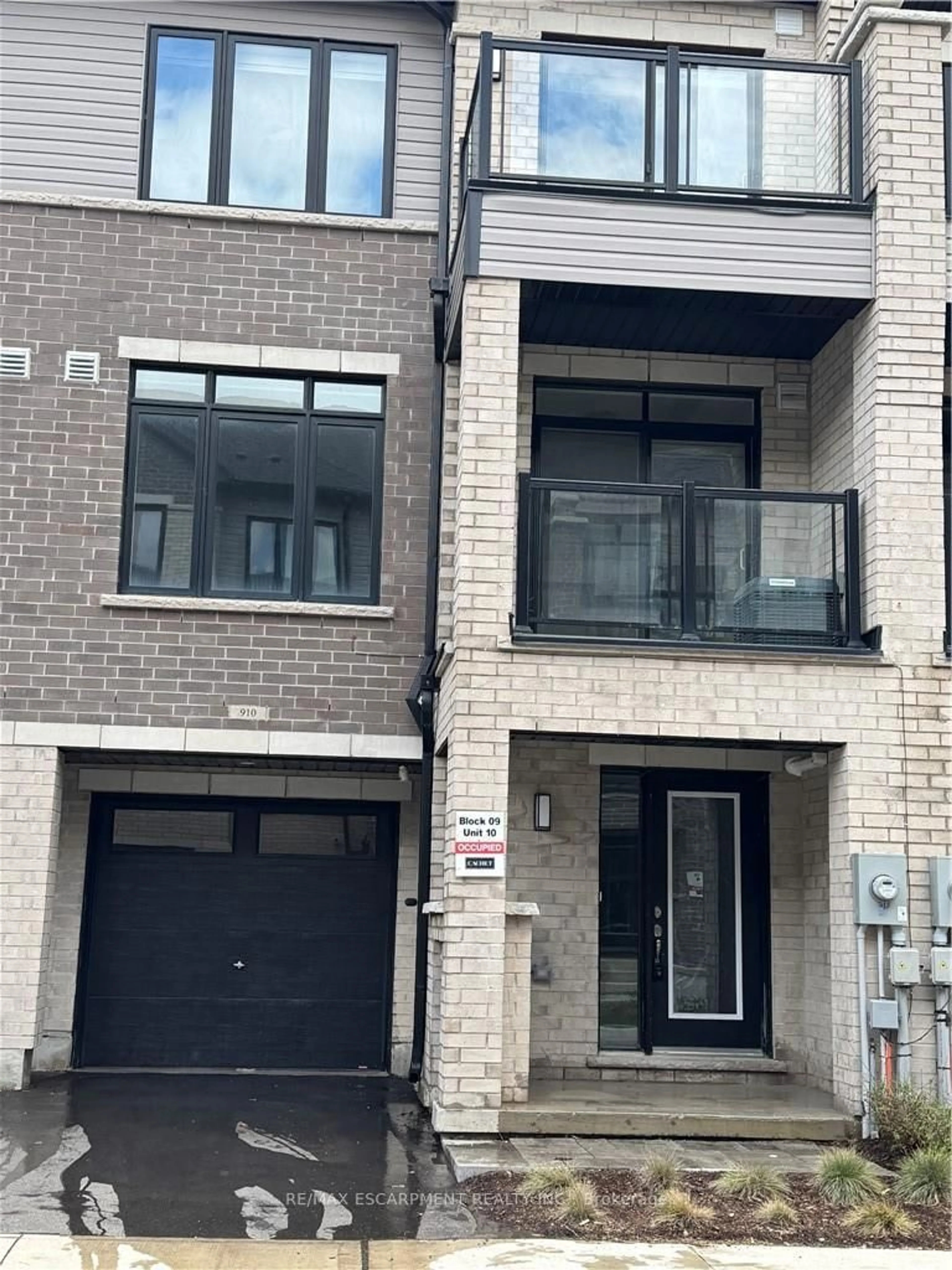 Home with brick exterior material, street for 585 COLBORNE St #910, Brantford Ontario N3S 3M7