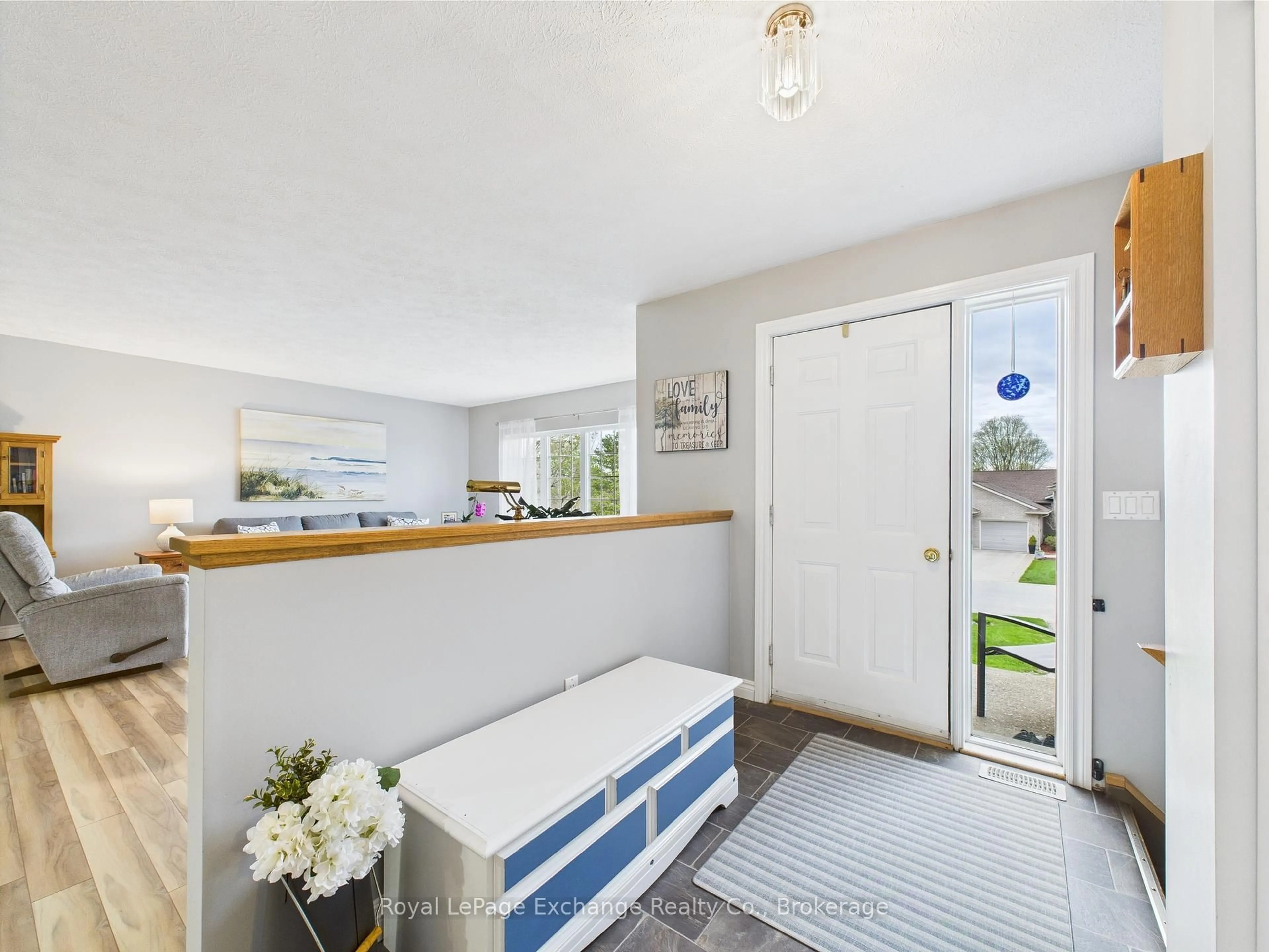 Indoor entryway for 168 Park Dr, North Huron Ontario N0G 2W0