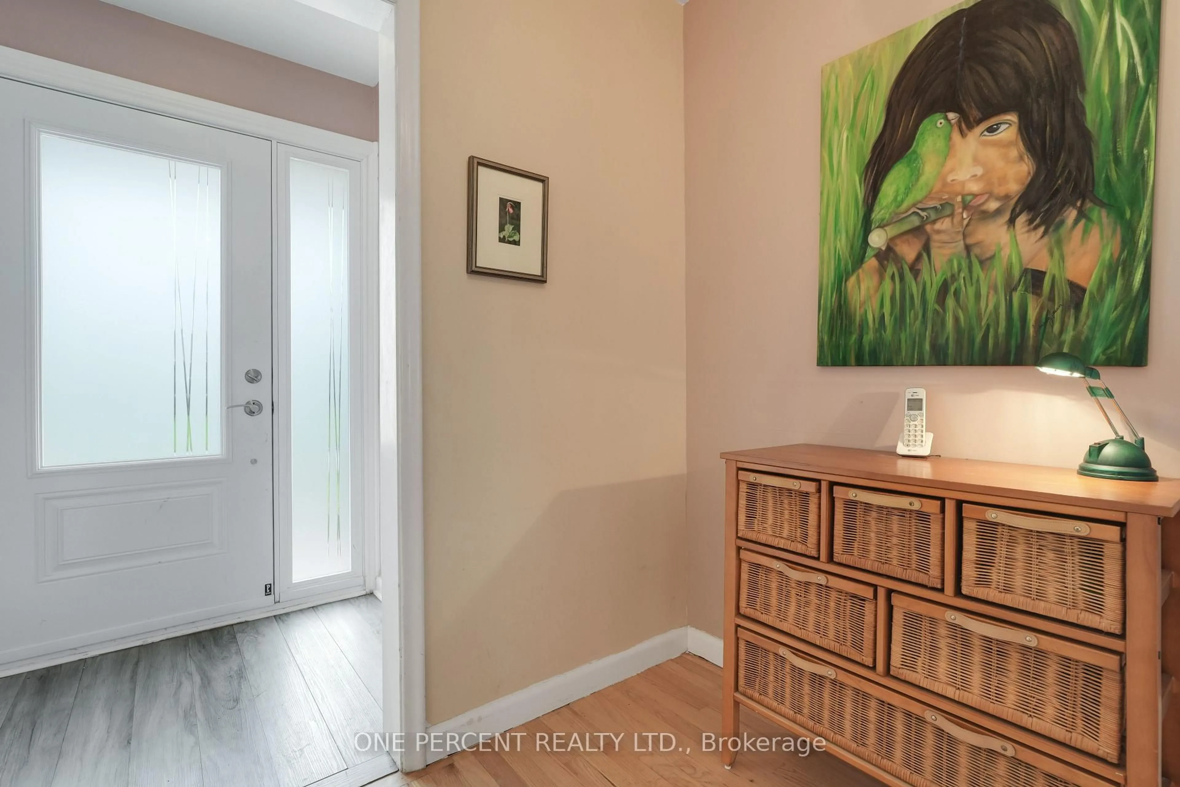 Indoor entryway for 1284 Joyce Cres, Ottawa Ontario K2C 2M9