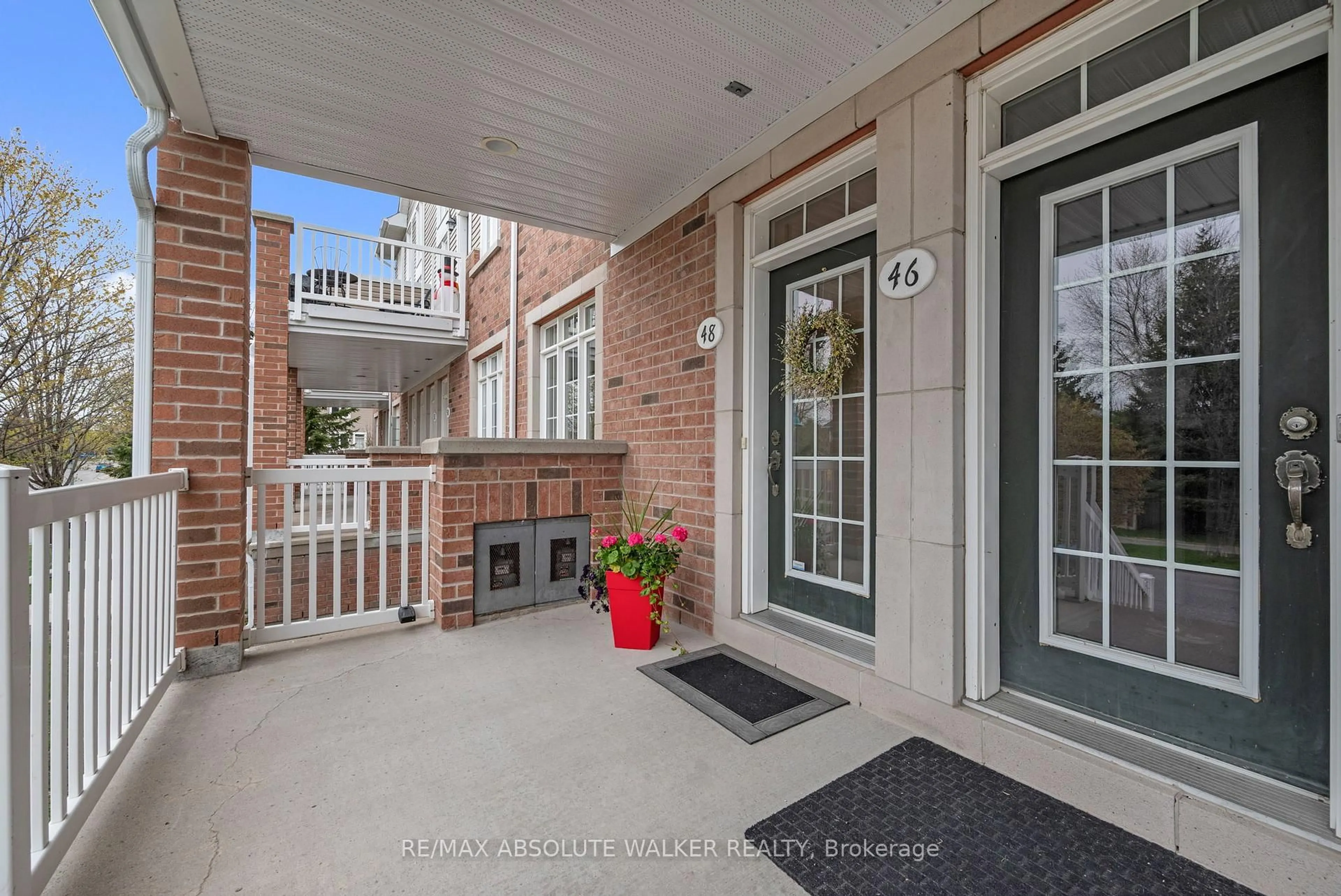 Indoor entryway for 48 Edenvale Dr, Ottawa Ontario K2K 0A3