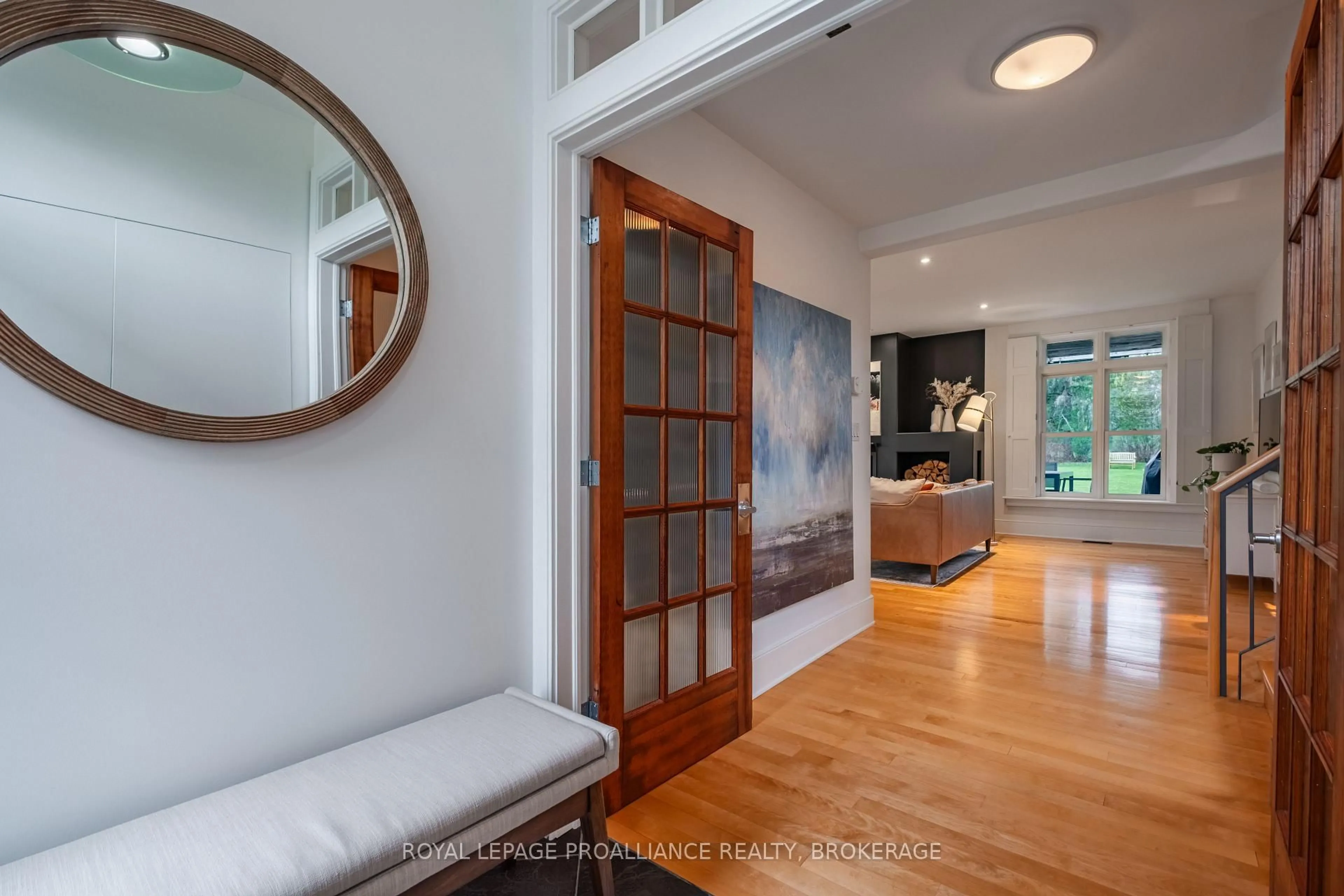 Indoor entryway for 9 Starr Pl, Kingston Ontario K7L 4V1