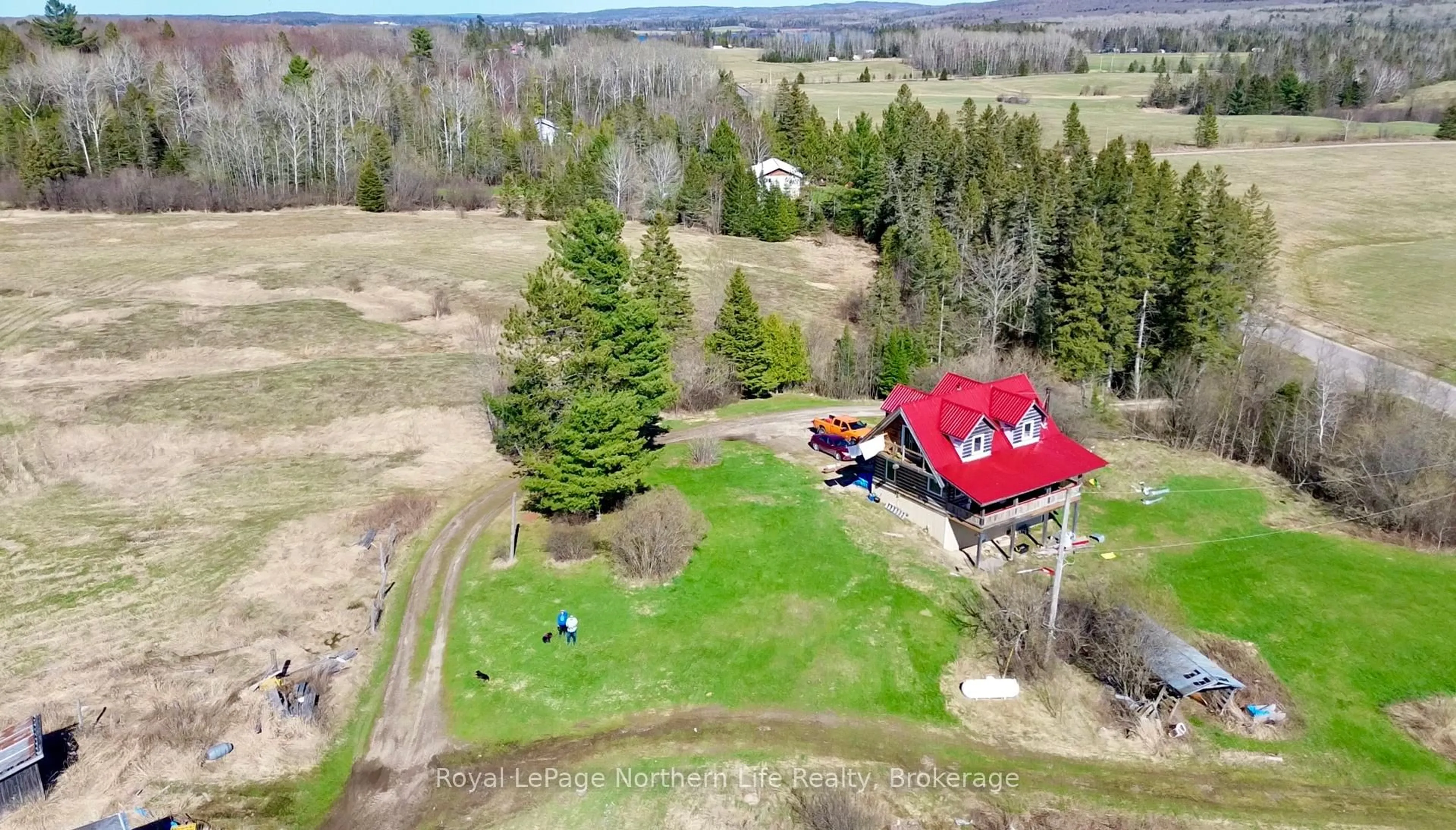 A pic from outside/outdoor area/front of a property/back of a property/a pic from drone, unknown for 542 Alsace Rd, Nipissing Ontario P0H 1Z0