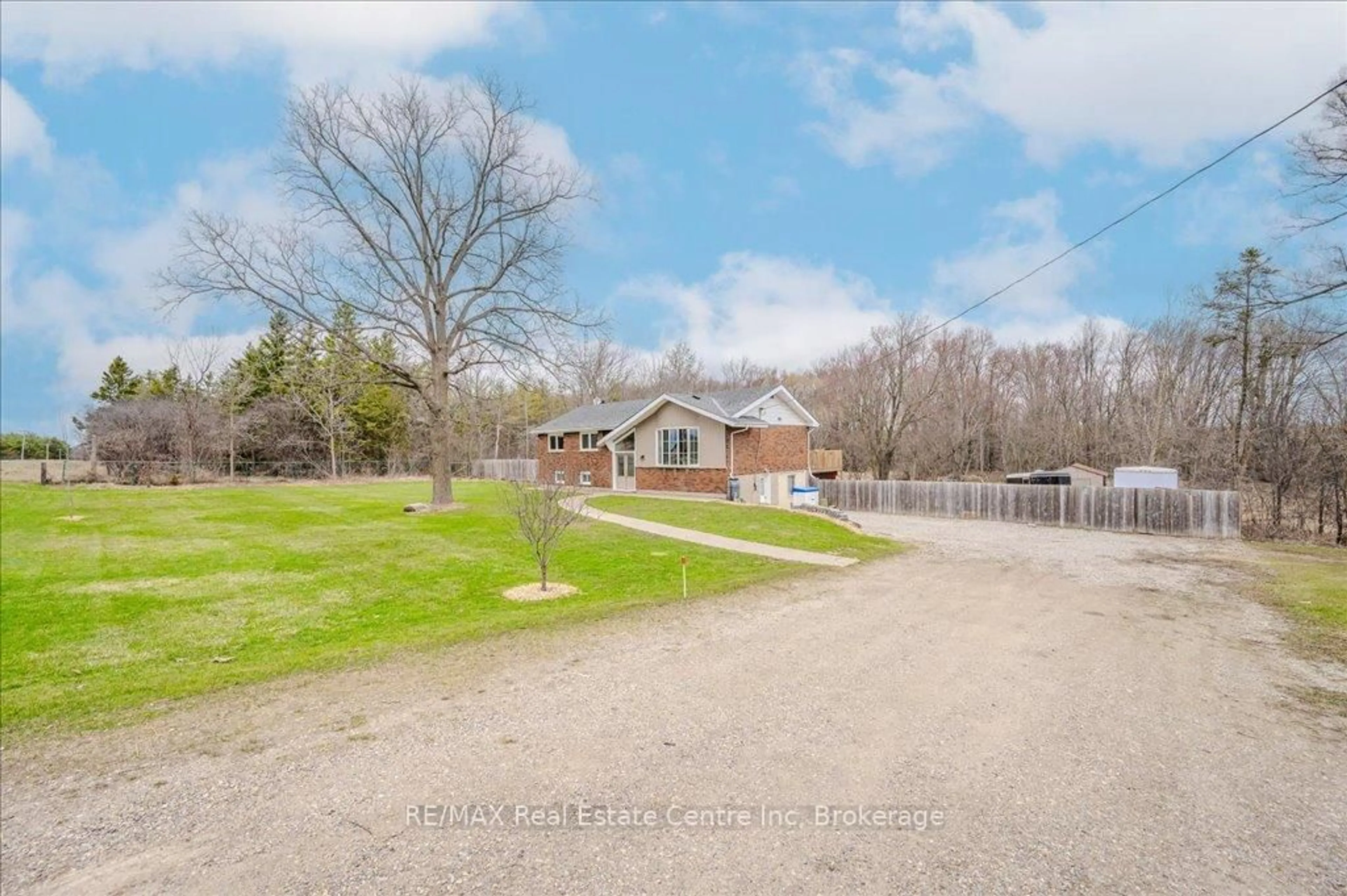 A pic from outside/outdoor area/front of a property/back of a property/a pic from drone, unknown for 5259 WELLINGTON RD 29 N/A, Guelph/Eramosa Ontario N0B 2K0