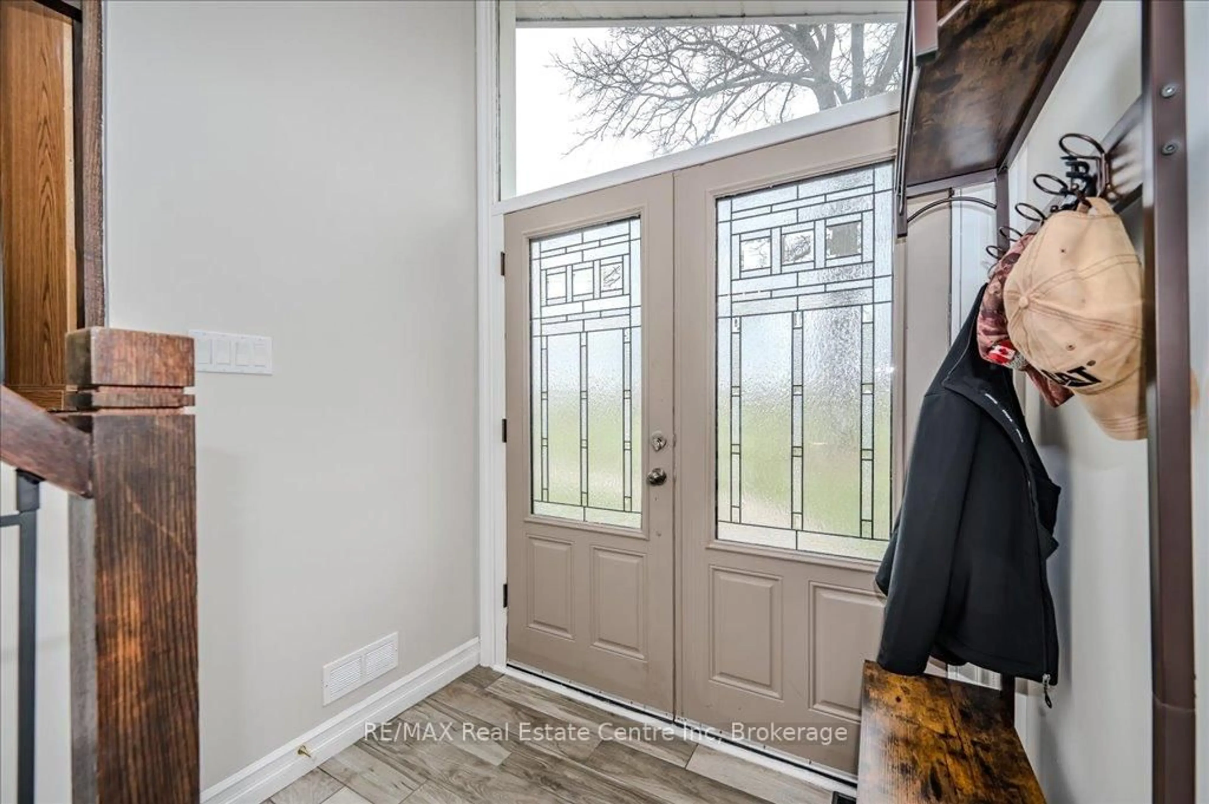 Indoor entryway for 5259 WELLINGTON RD 29 N/A, Guelph/Eramosa Ontario N0B 2K0