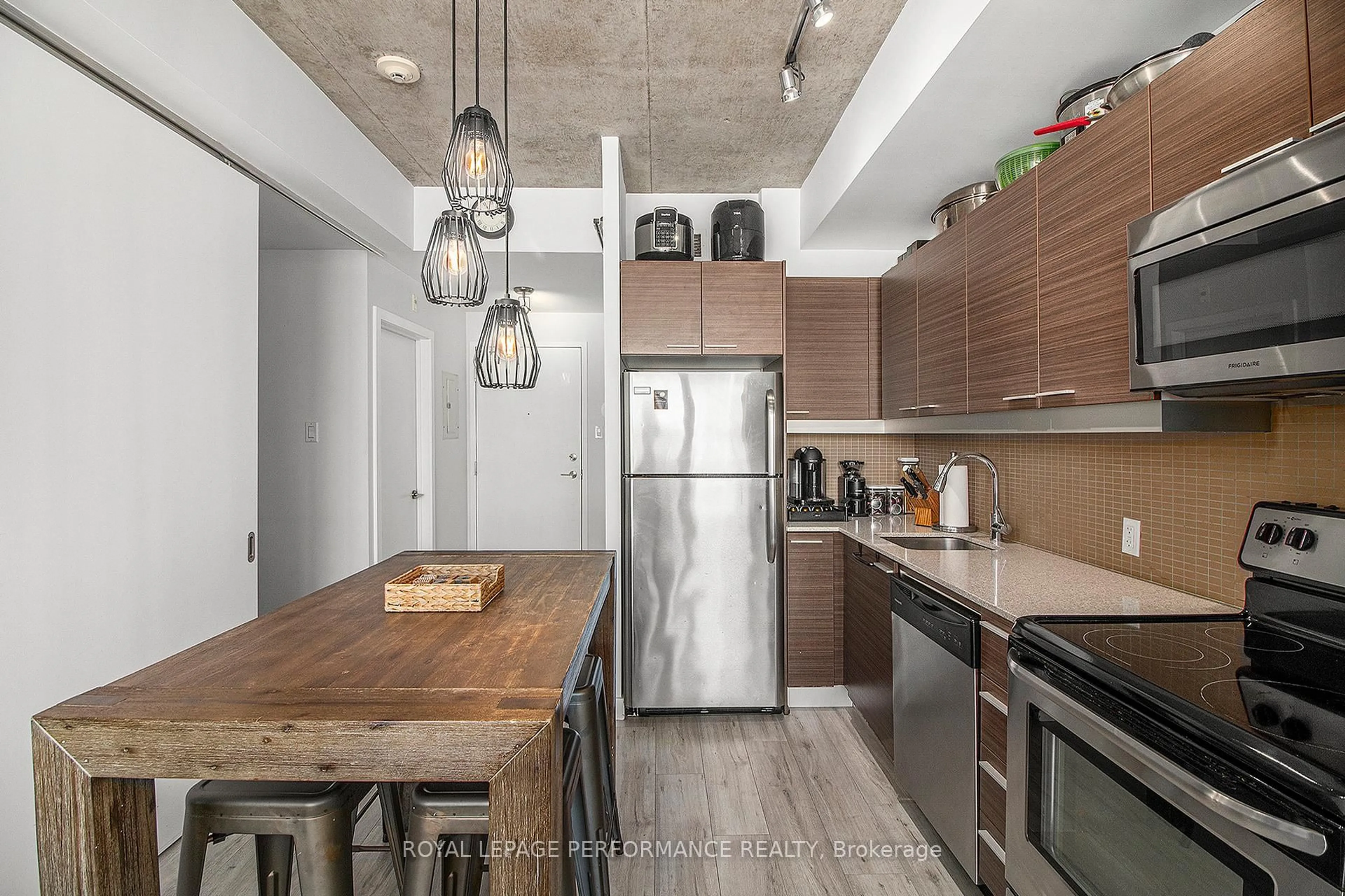 Open concept kitchen, unknown for 354 Gladstone Ave #814, Ottawa Ontario K2P 0R4