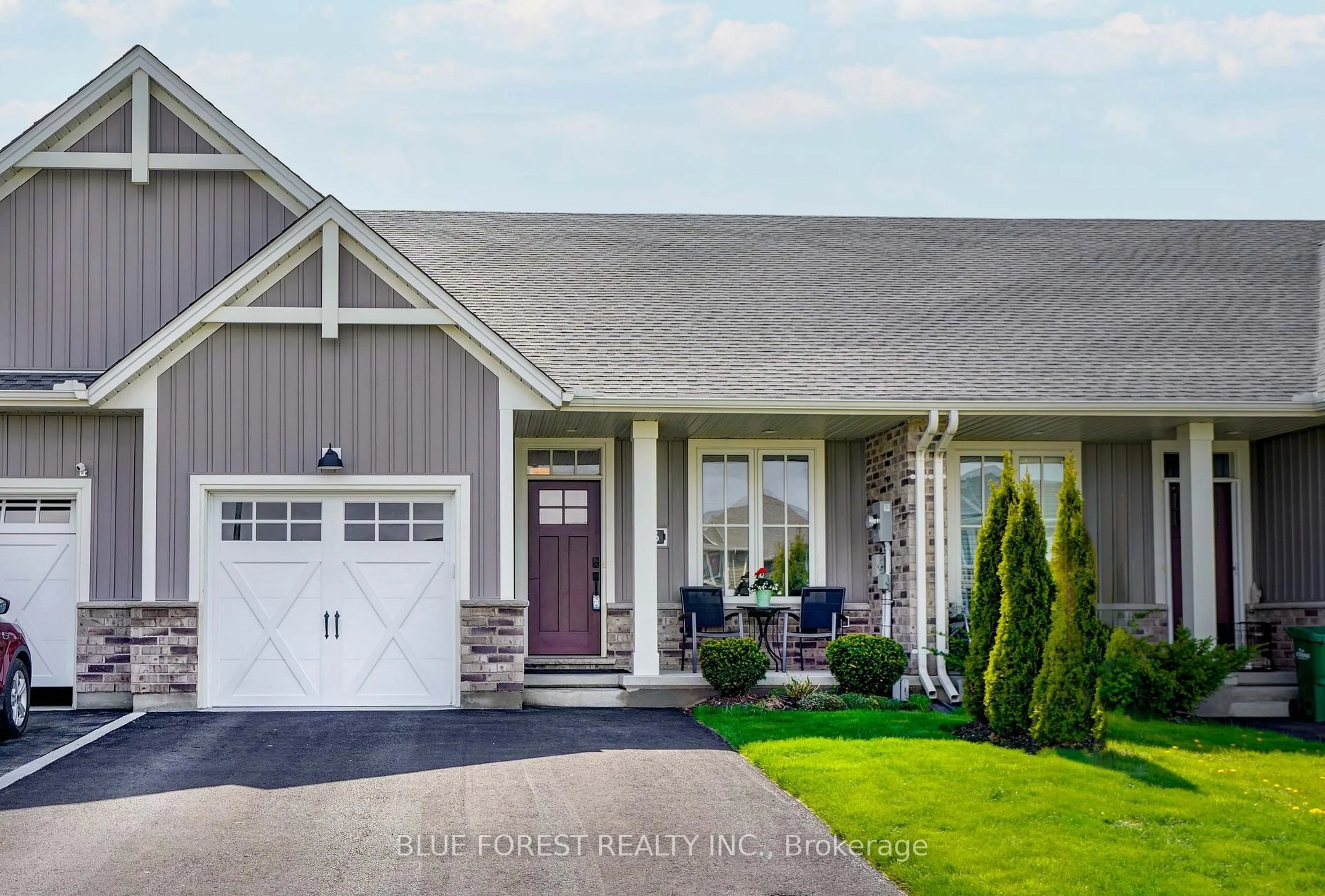 Home with vinyl exterior material, street for 56 Renaissance Dr, St. Thomas Ontario N5R 0J9