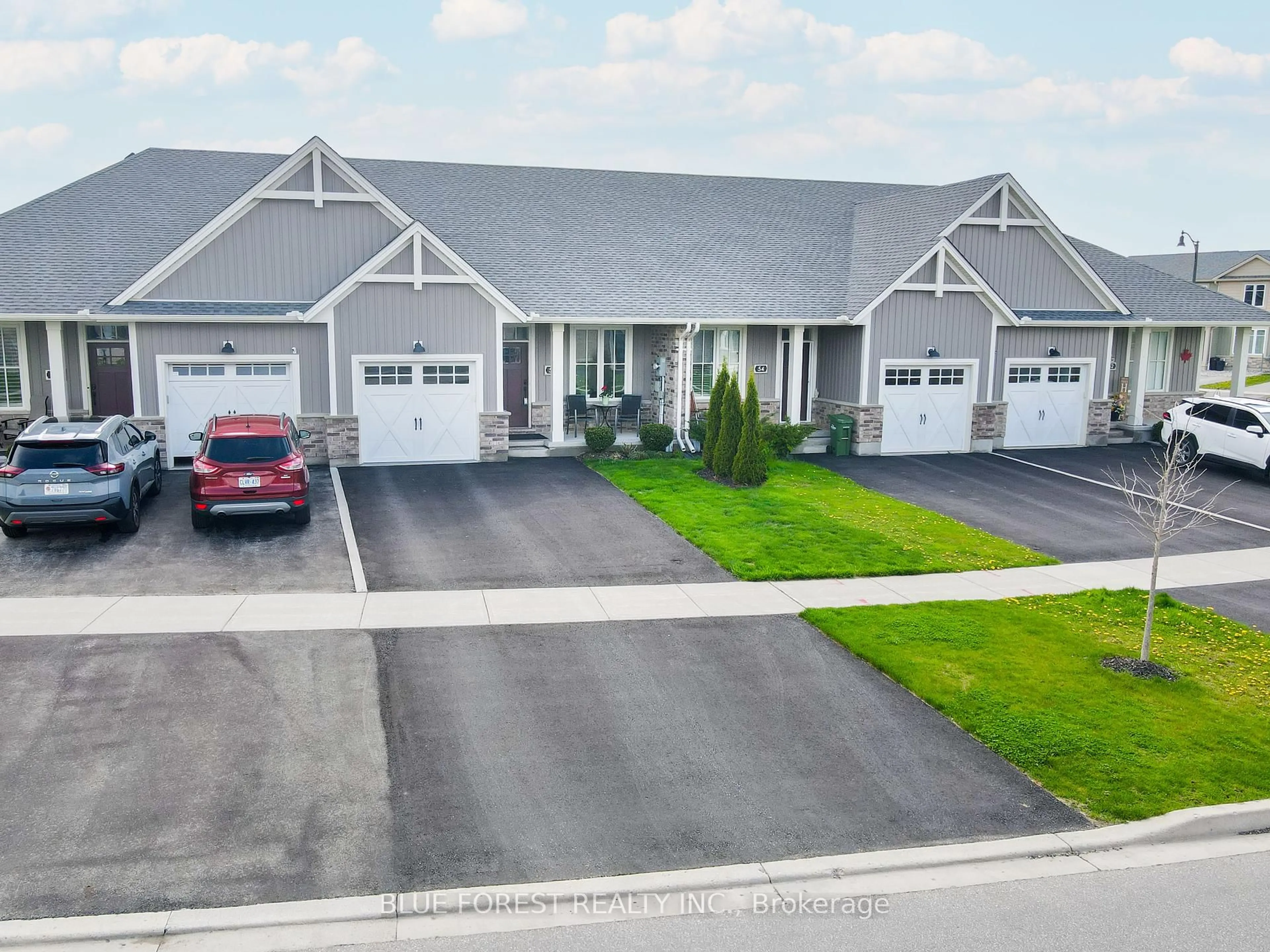A pic from outside/outdoor area/front of a property/back of a property/a pic from drone, street for 56 Renaissance Dr, St. Thomas Ontario N5R 0J9