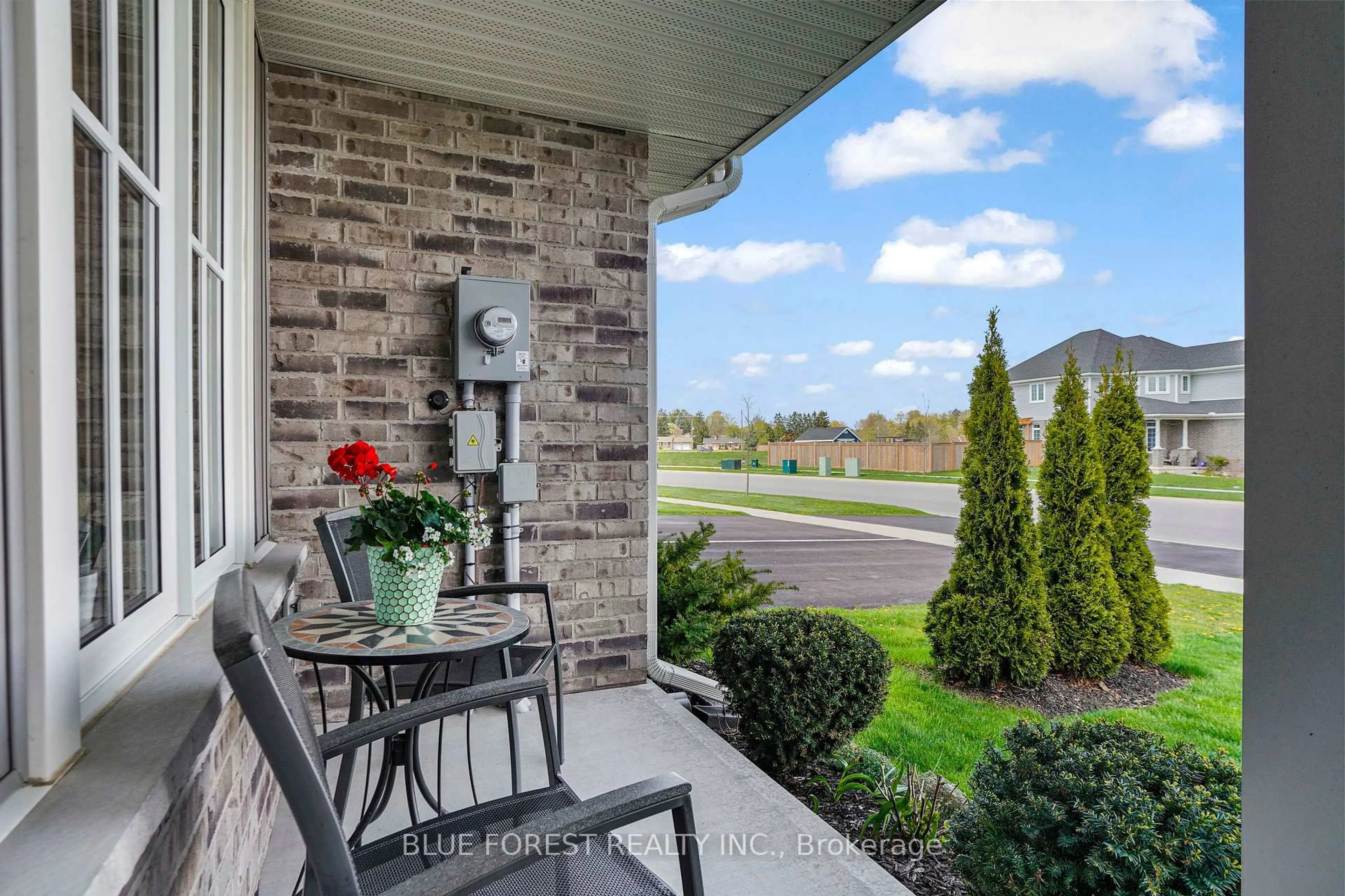 Patio, mountain view for 56 Renaissance Dr, St. Thomas Ontario N5R 0J9