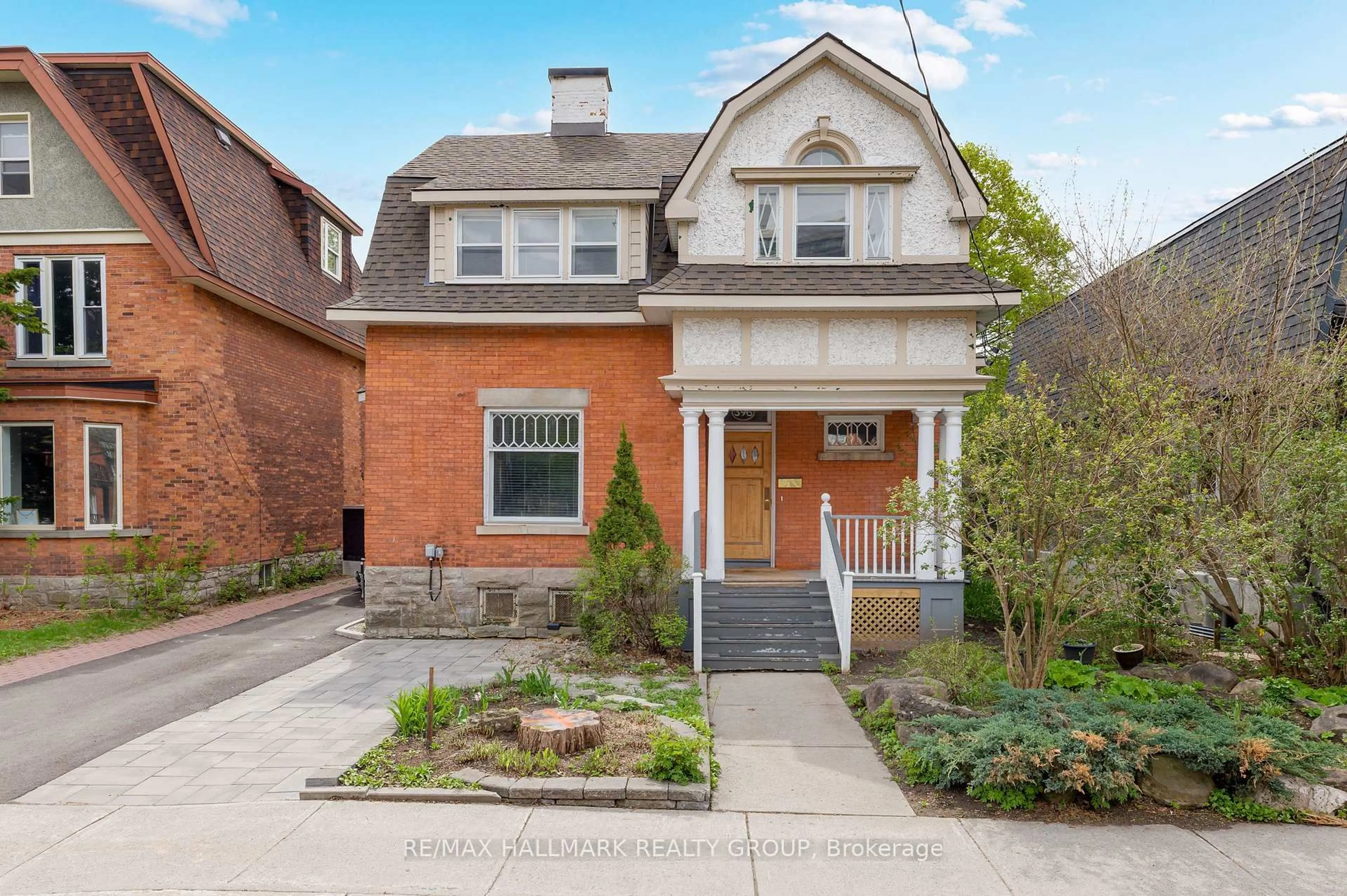 Home with brick exterior material, street for 396 Daly Ave, Ottawa Ontario K1N 6H2