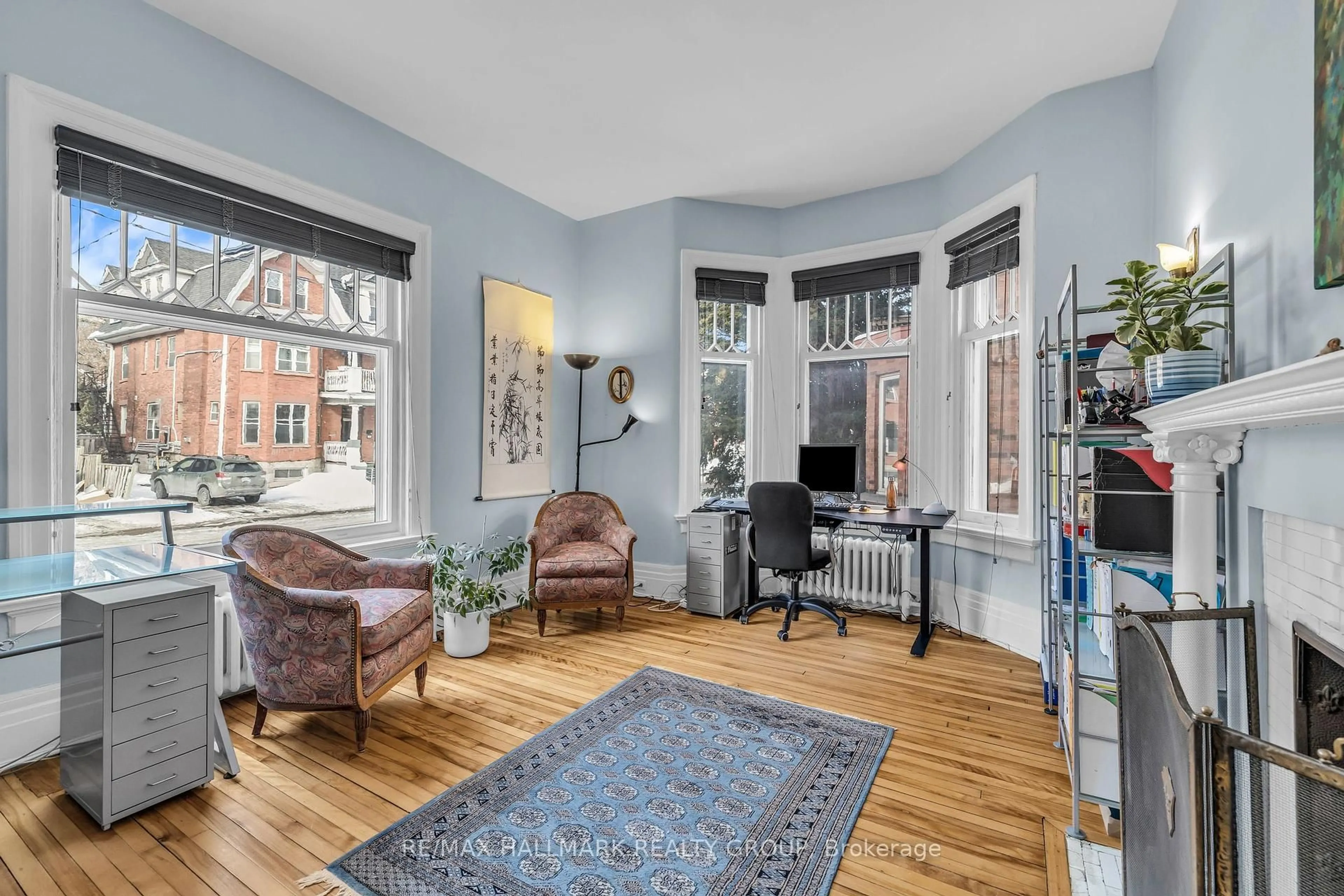 Living room with furniture, unknown for 396 Daly Ave, Ottawa Ontario K1N 6H2