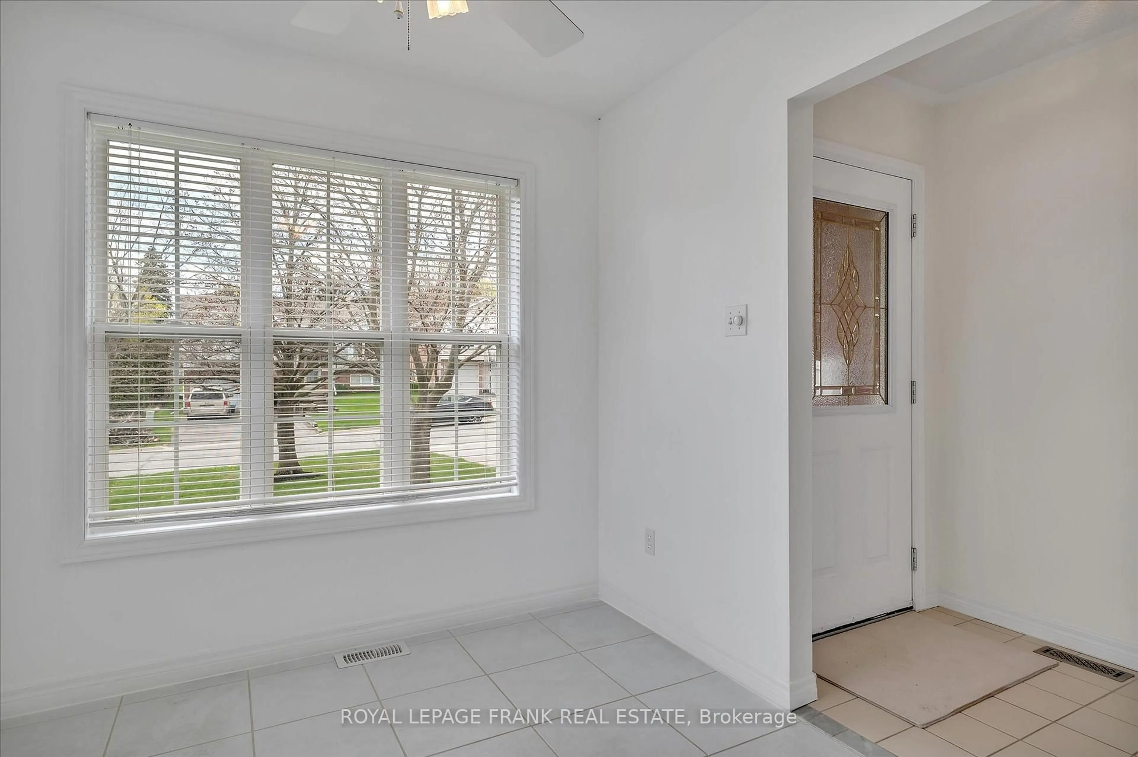 A pic of a room for 1606 Ramblewood Dr, Peterborough West Ontario K9K 2C5