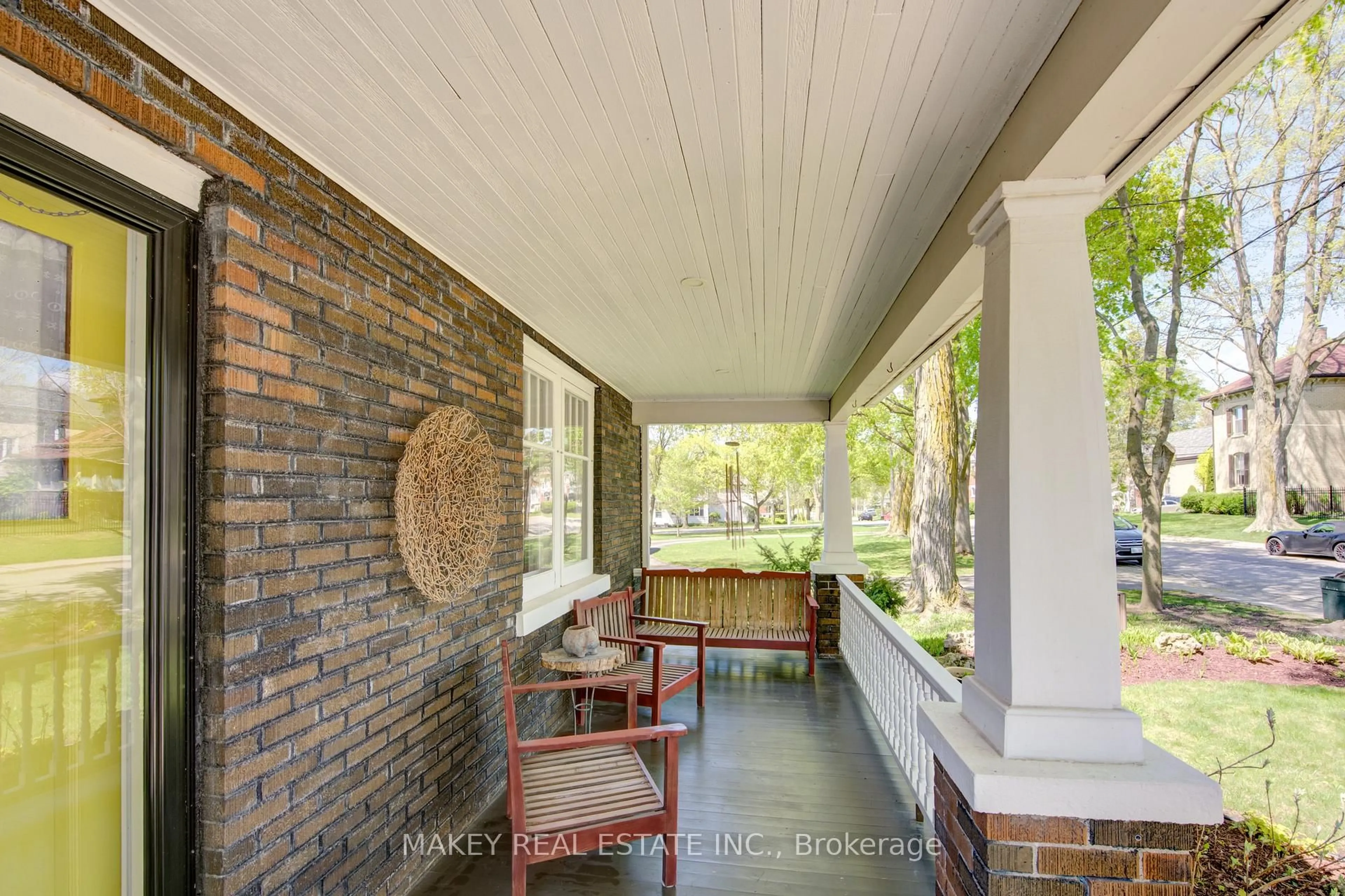 Patio, street for 137 Delatre St, Woodstock Ontario N4S 6C1