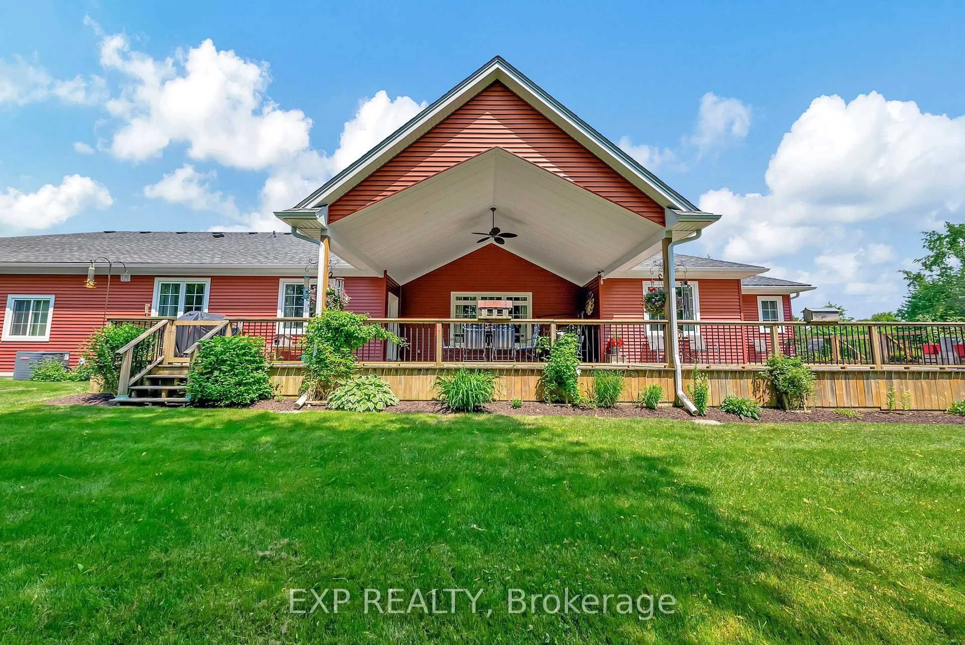 Home with brick exterior material, building for 3034 Station Rd, Howick Ontario N0G 1V0