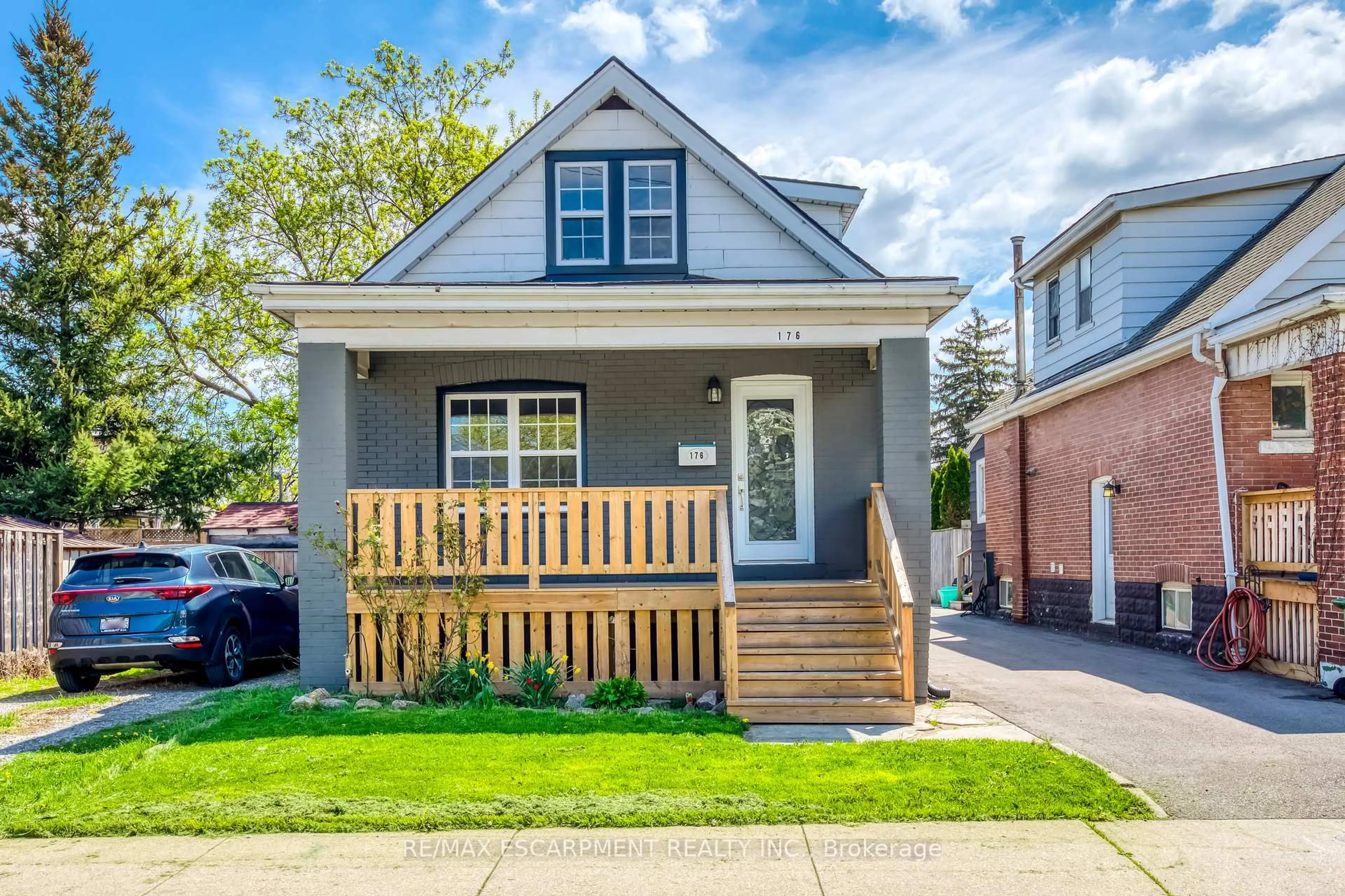 Home with brick exterior material, street for 176 Garside Ave, Hamilton Ontario L8H 4W8