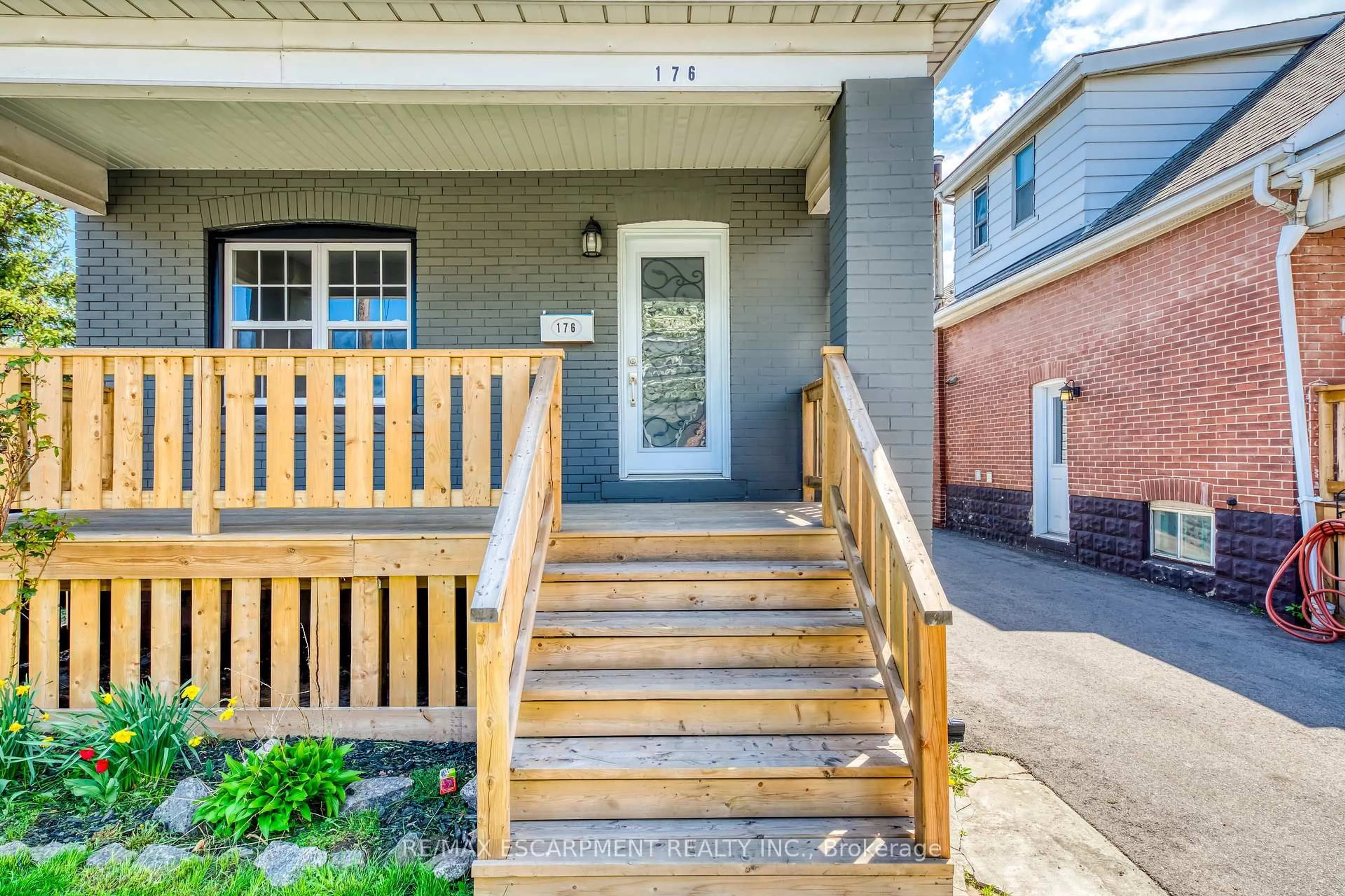 Unknown for 176 Garside Ave, Hamilton Ontario L8H 4W8