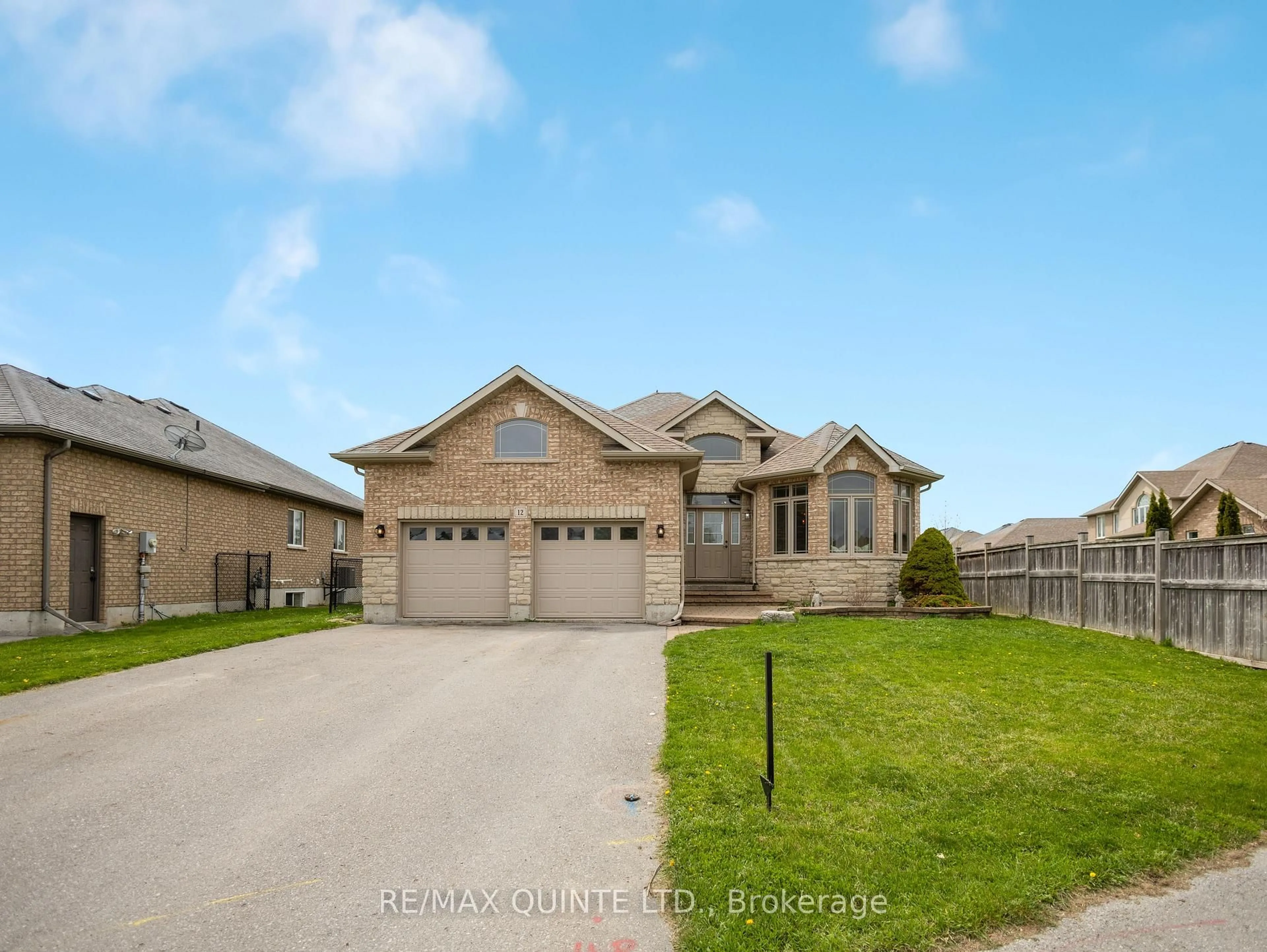 A pic from outside/outdoor area/front of a property/back of a property/a pic from drone, street for 12 Hampton Ridge Dr, Belleville Ontario K8N 0L6