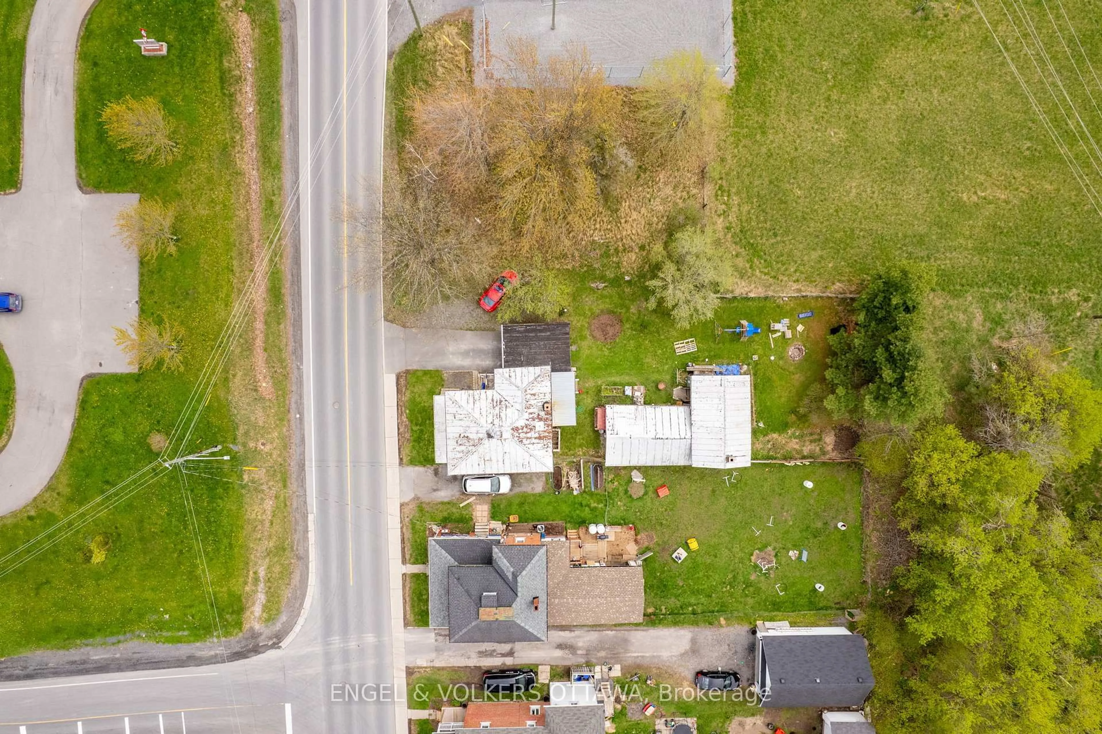 A pic from outside/outdoor area/front of a property/back of a property/a pic from drone, street for 66 Main St, North Glengarry Ontario K0C 1T0