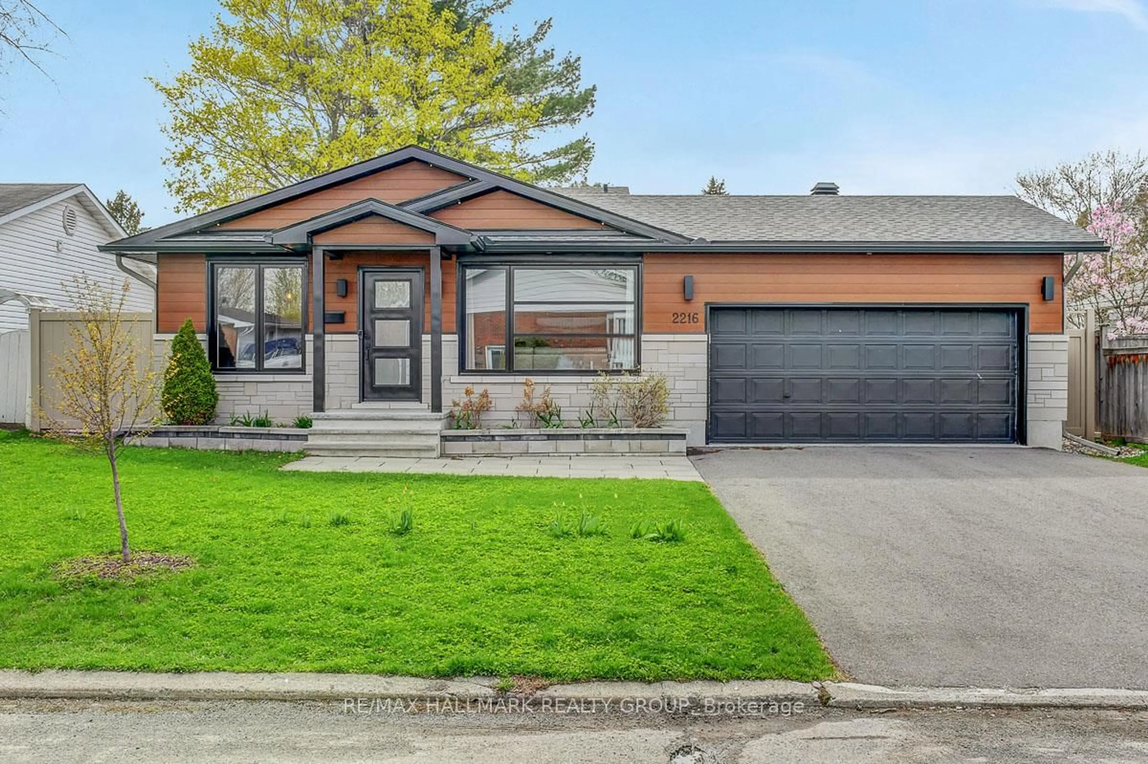 Home with brick exterior material, street for 2216 Fillmore Cres, Ottawa Ontario K1J 6A3