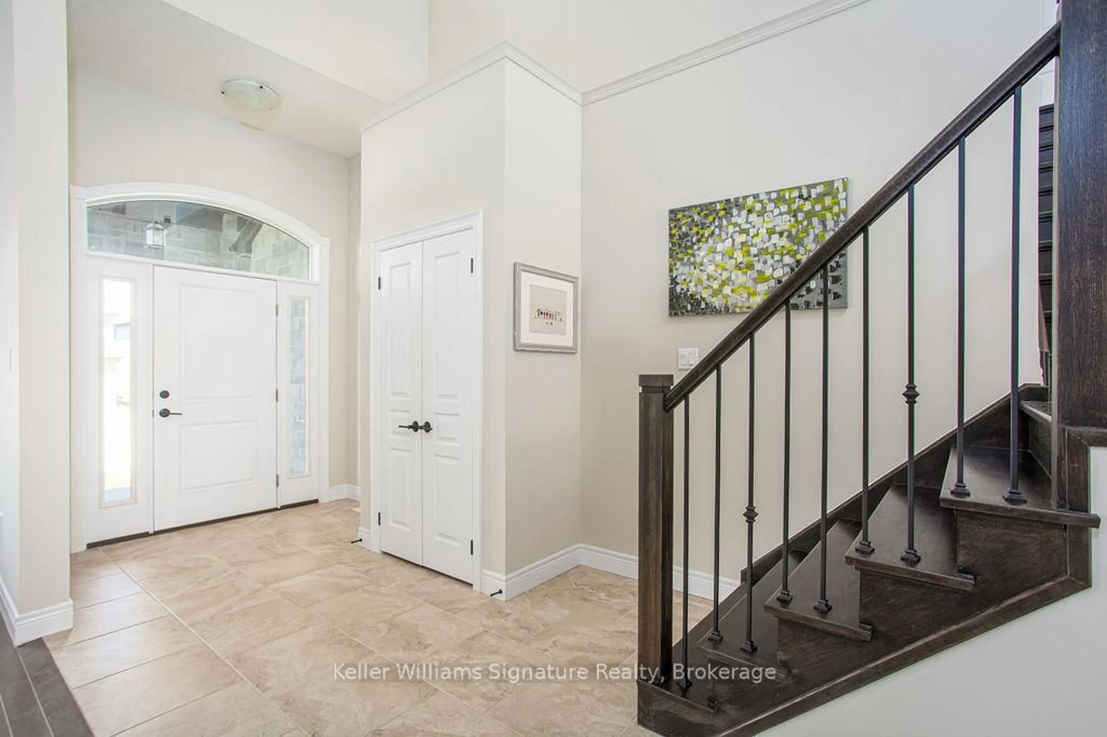 Indoor entryway for 7 Hilborn St, East Luther Grand Valley Ontario L9W 6T9