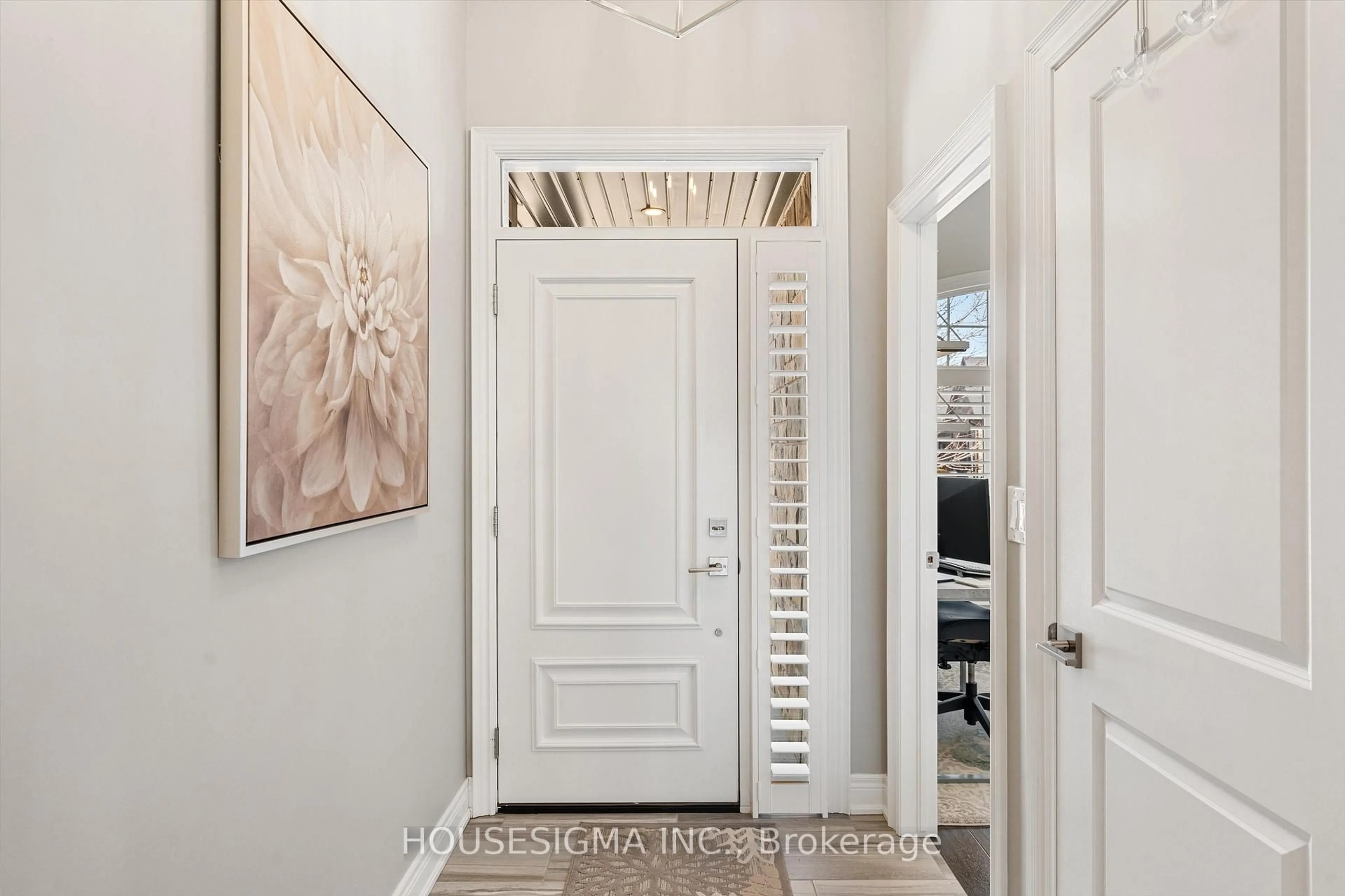 Indoor entryway for 180 Port Robinson Rd #26, Pelham Ontario L0S 1E6