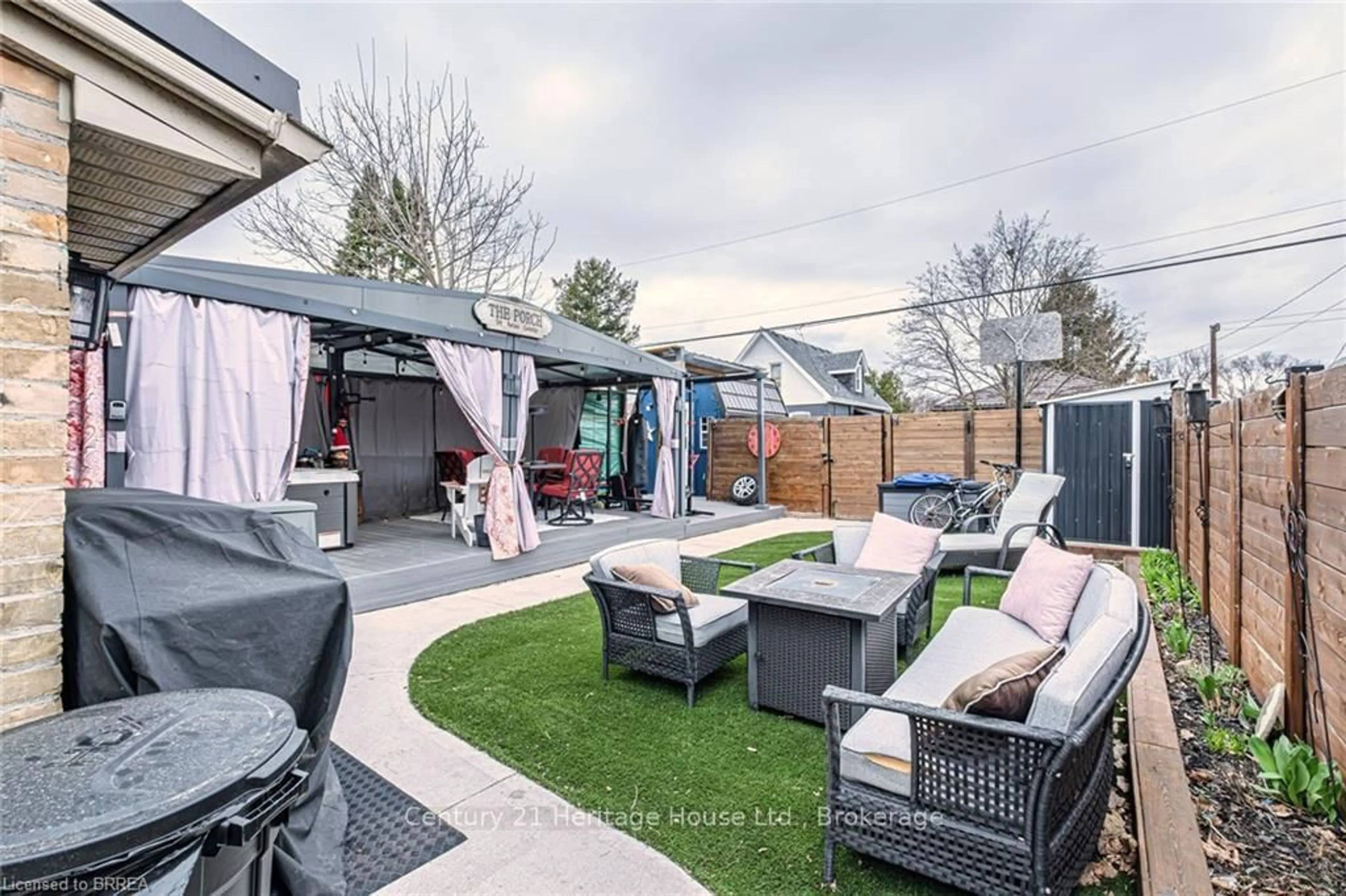 Patio, street for 12 Grandview St, Brant Ontario N3R 1Y4
