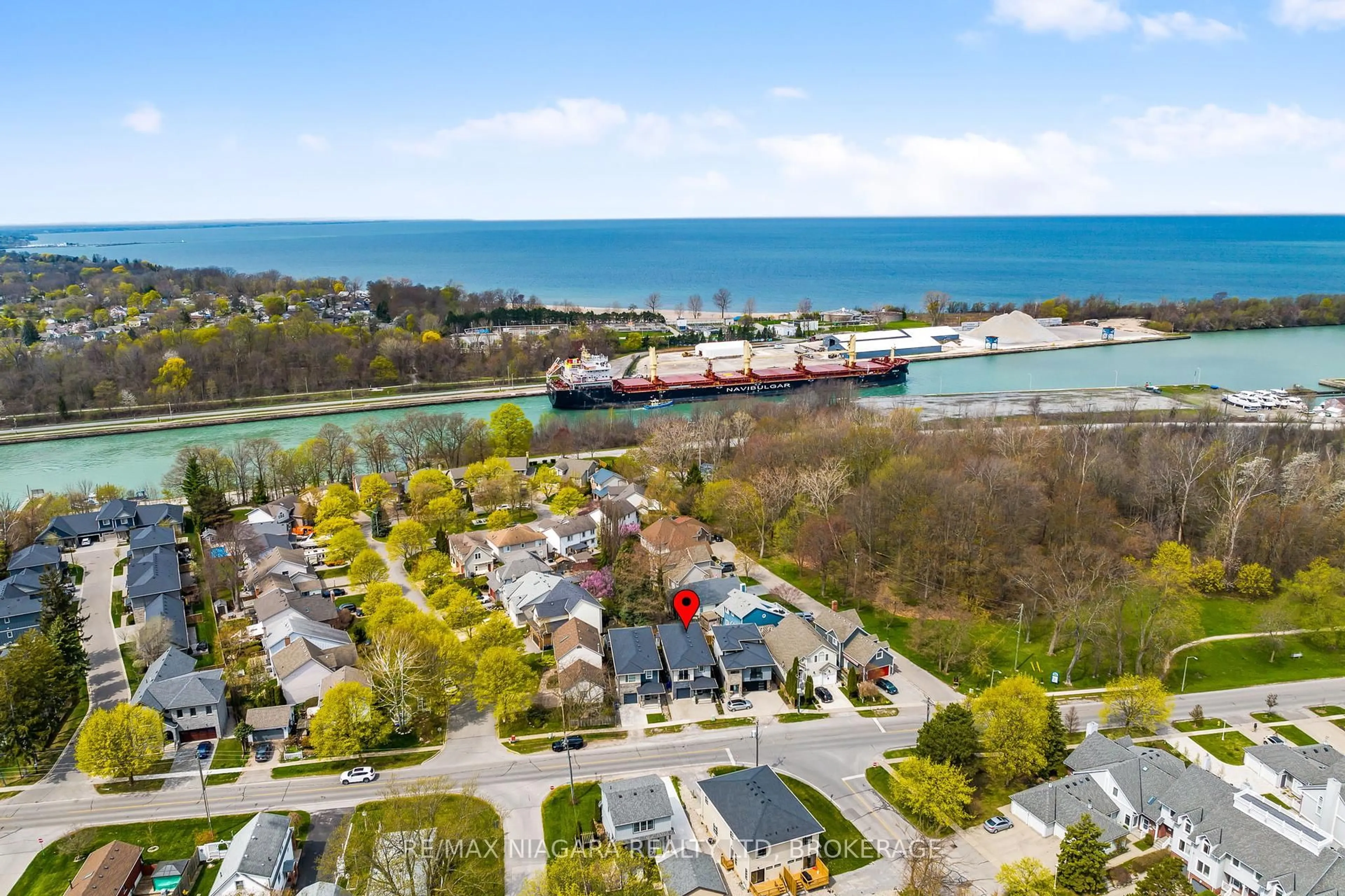 A pic from outside/outdoor area/front of a property/back of a property/a pic from drone, water/lake/river/ocean view for 77B BROADWAY N/A, St. Catharines Ontario L2M 7Y3