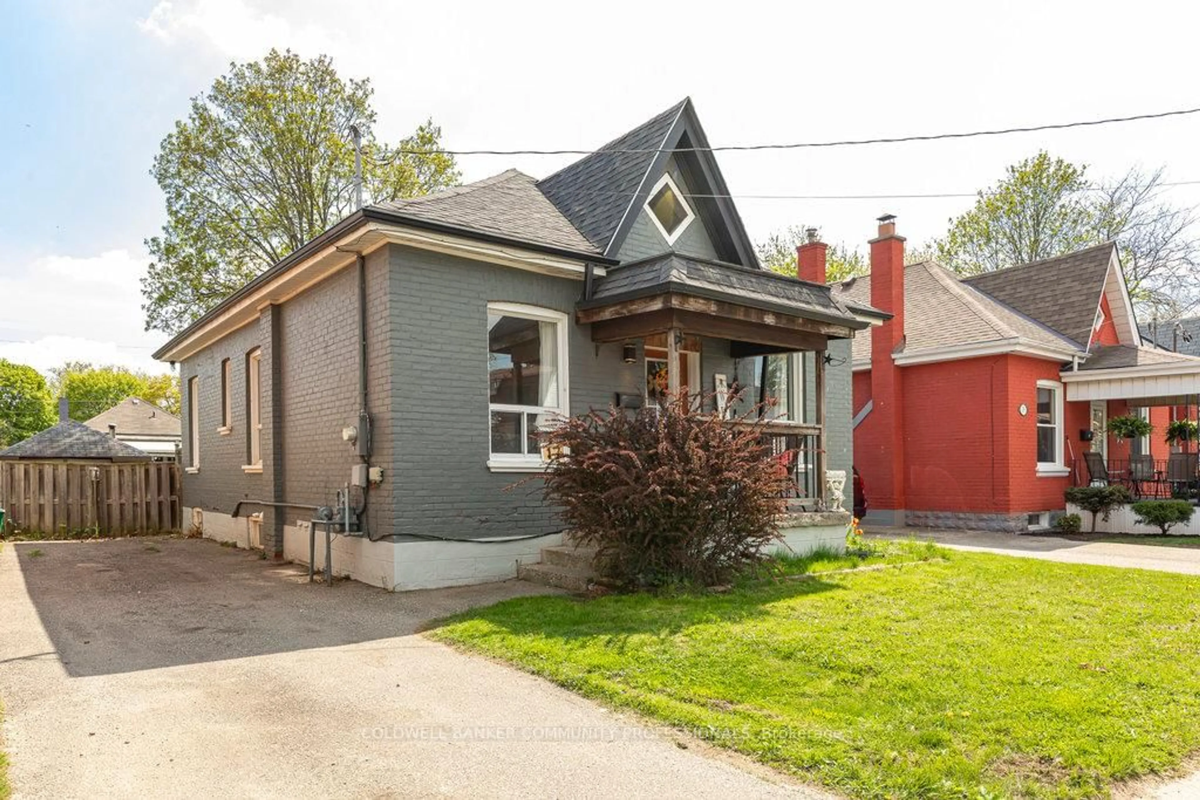 Home with brick exterior material, street for 17 Edward St, Brant Ontario N3S 1V2