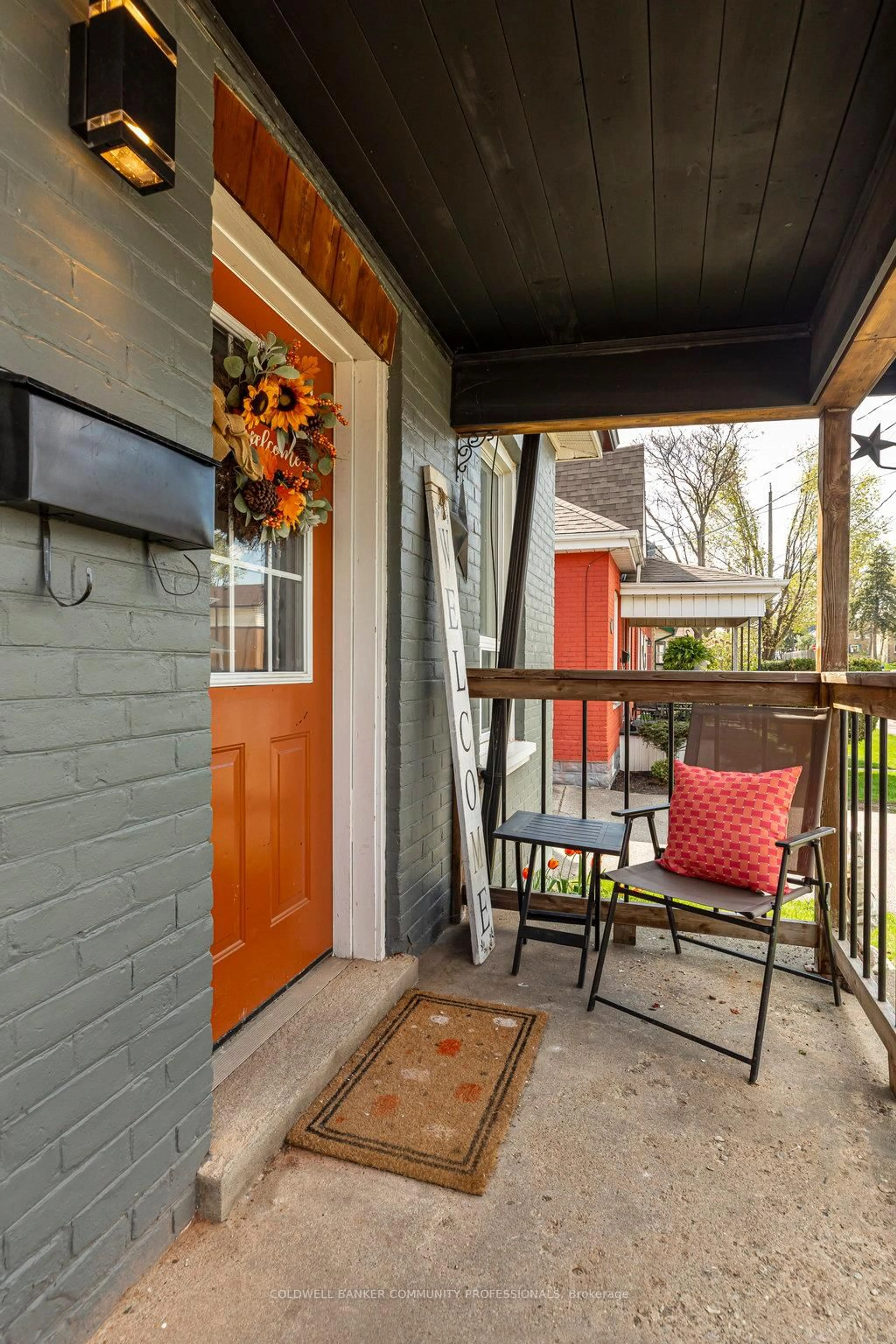 Patio, street for 17 Edward St, Brant Ontario N3S 1V2
