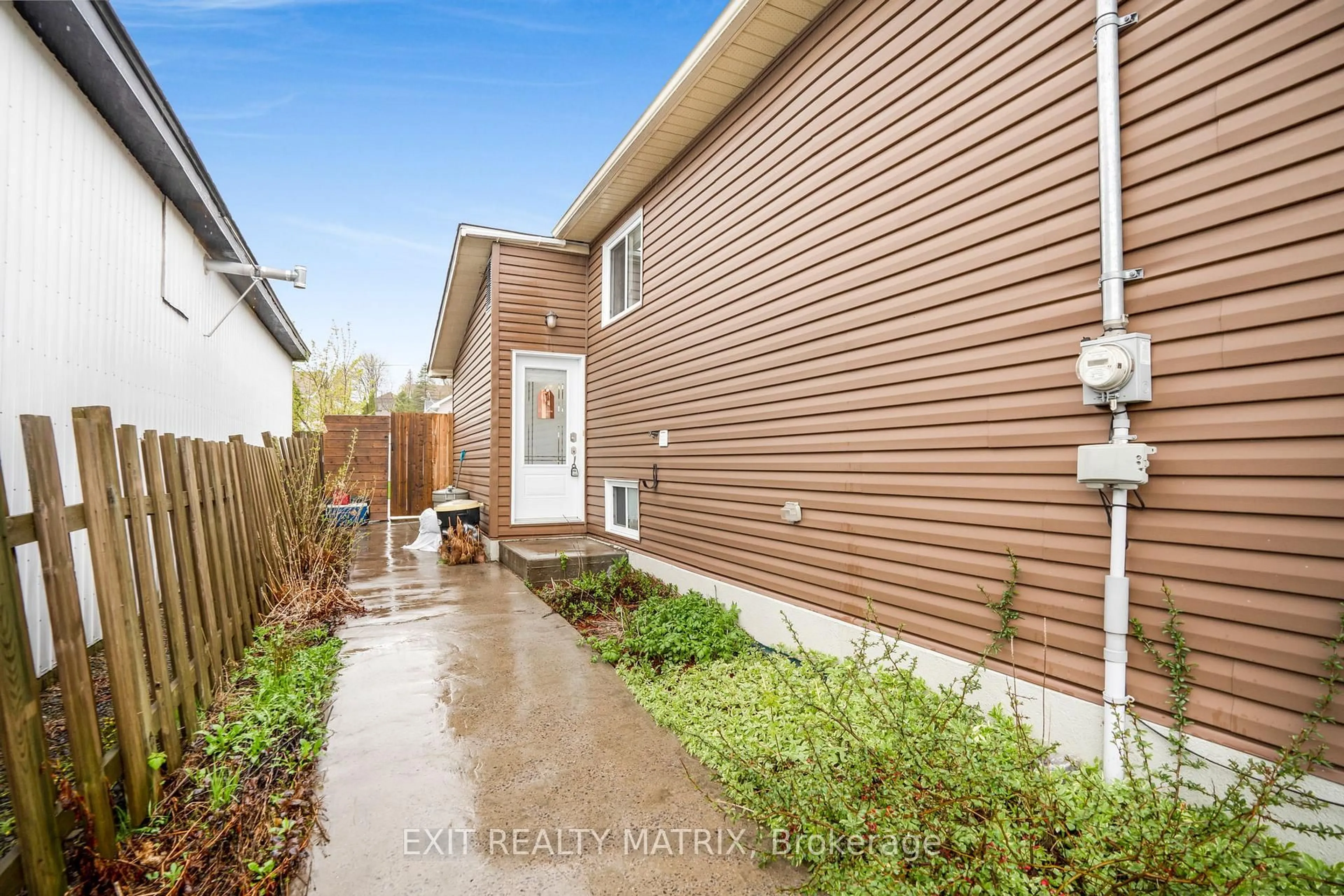 Unknown for 72 Boyd St #B, Champlain Ontario K0B 1R0