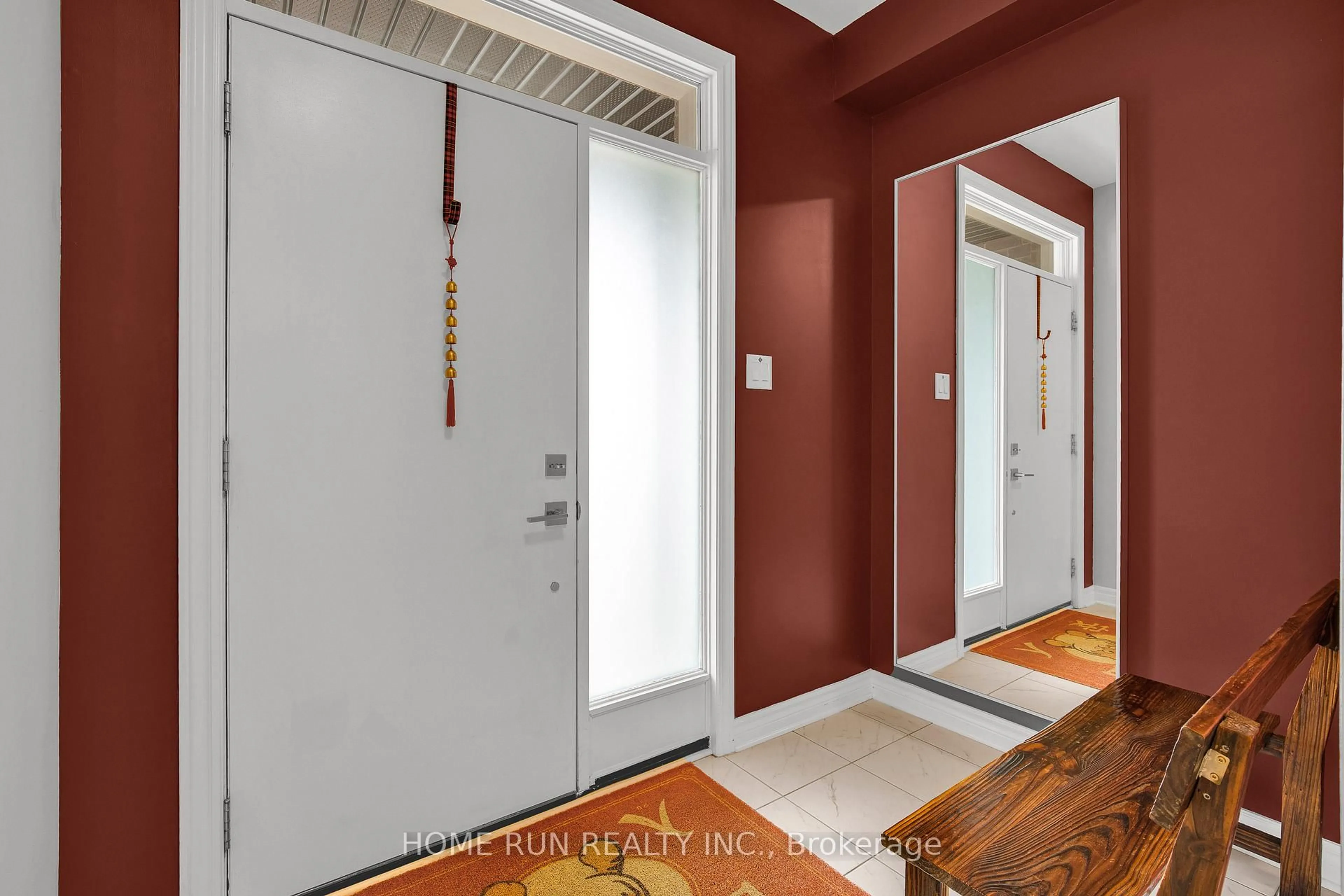 Indoor entryway for 533 Honeylocust Ave, Stittsville Ontario K2V 0L8