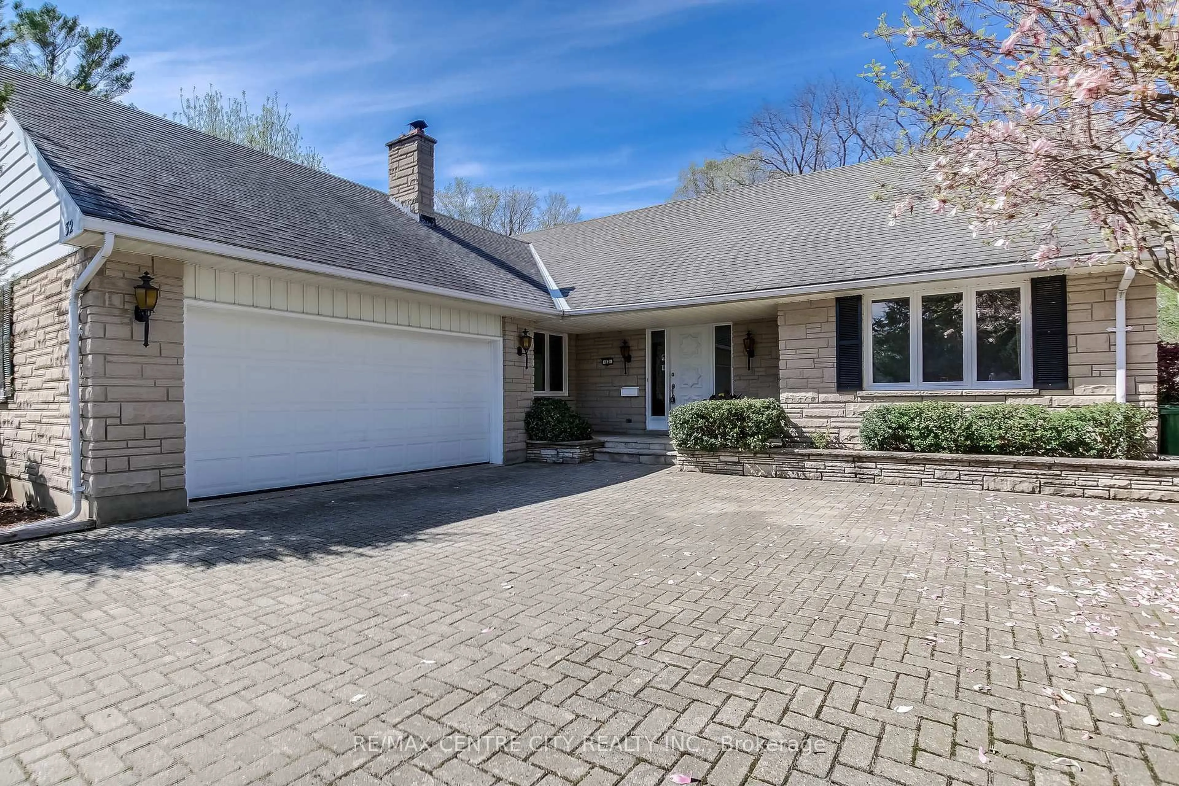 Unknown for 32 LOCKE Ave, St. Thomas Ontario N5P 3X6