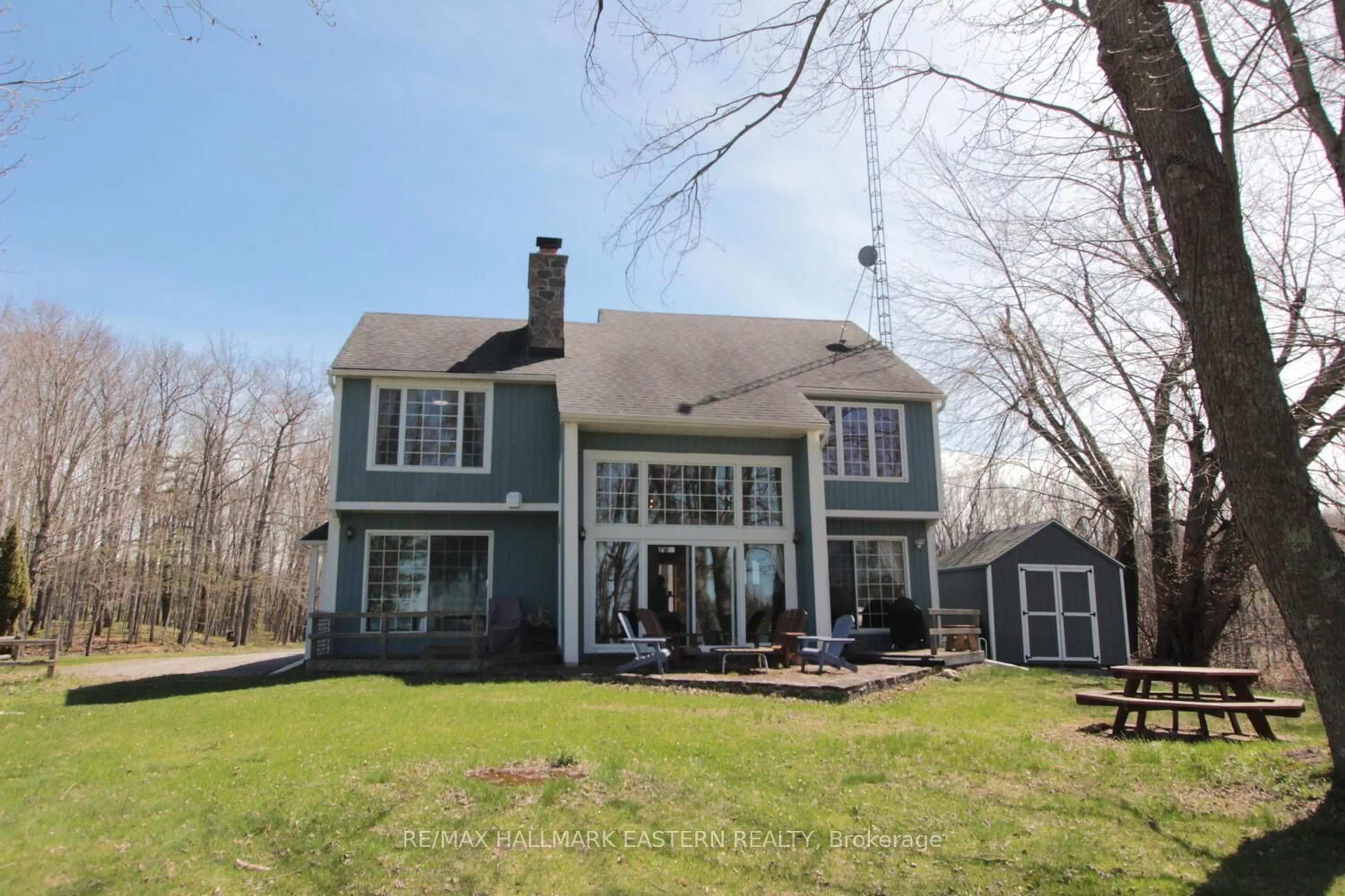 Home with vinyl exterior material, unknown for 572 Round Lake Rd, Havelock-Belmont-Methuen Ontario K0L 1Z0