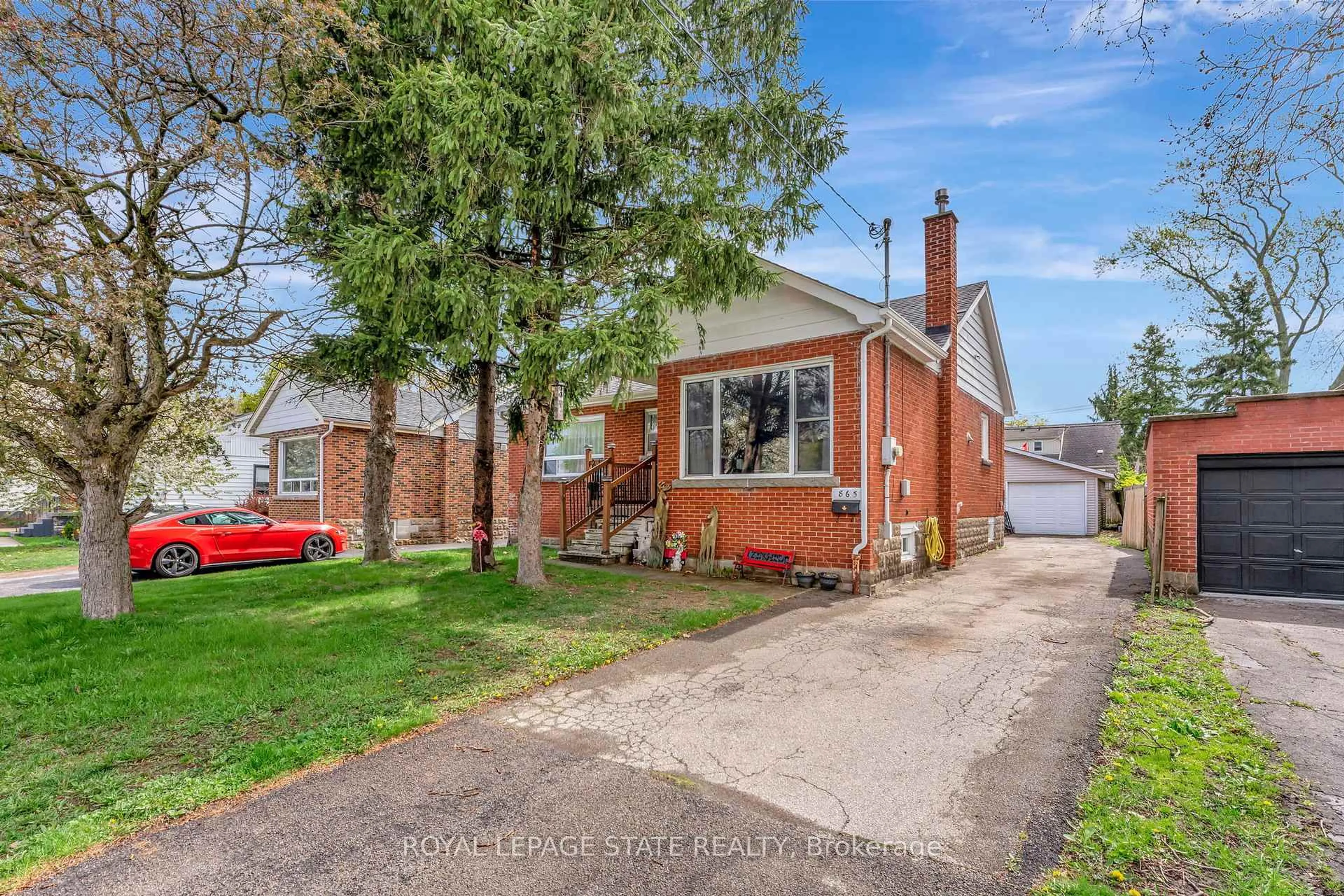 Home with brick exterior material, street for 865 Garth St, Hamilton Ontario L9C 4K7