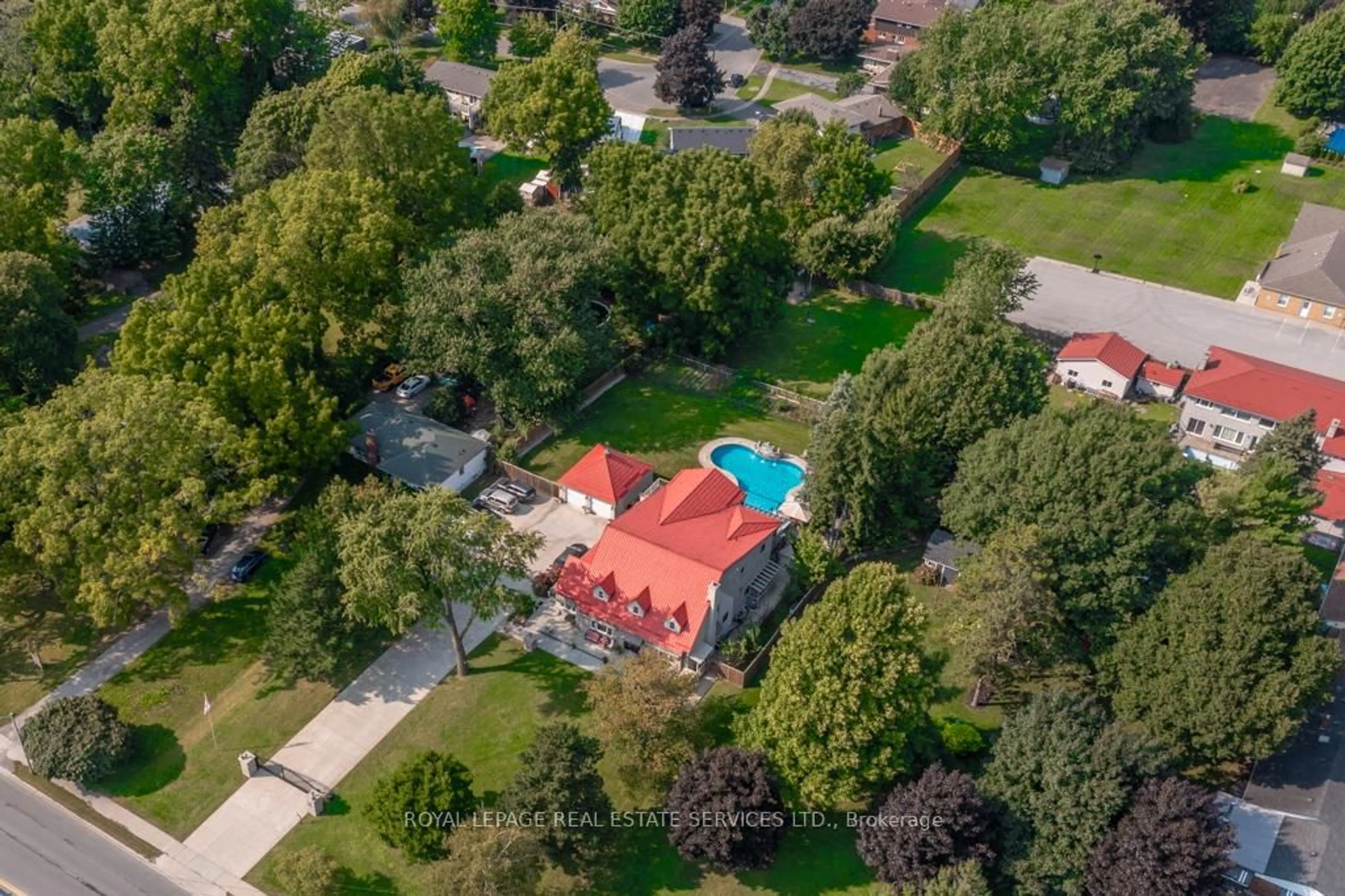 A pic from outside/outdoor area/front of a property/back of a property/a pic from drone, street for 6949 Thorold Stone Rd, Niagara Falls Ontario L2J 1B5