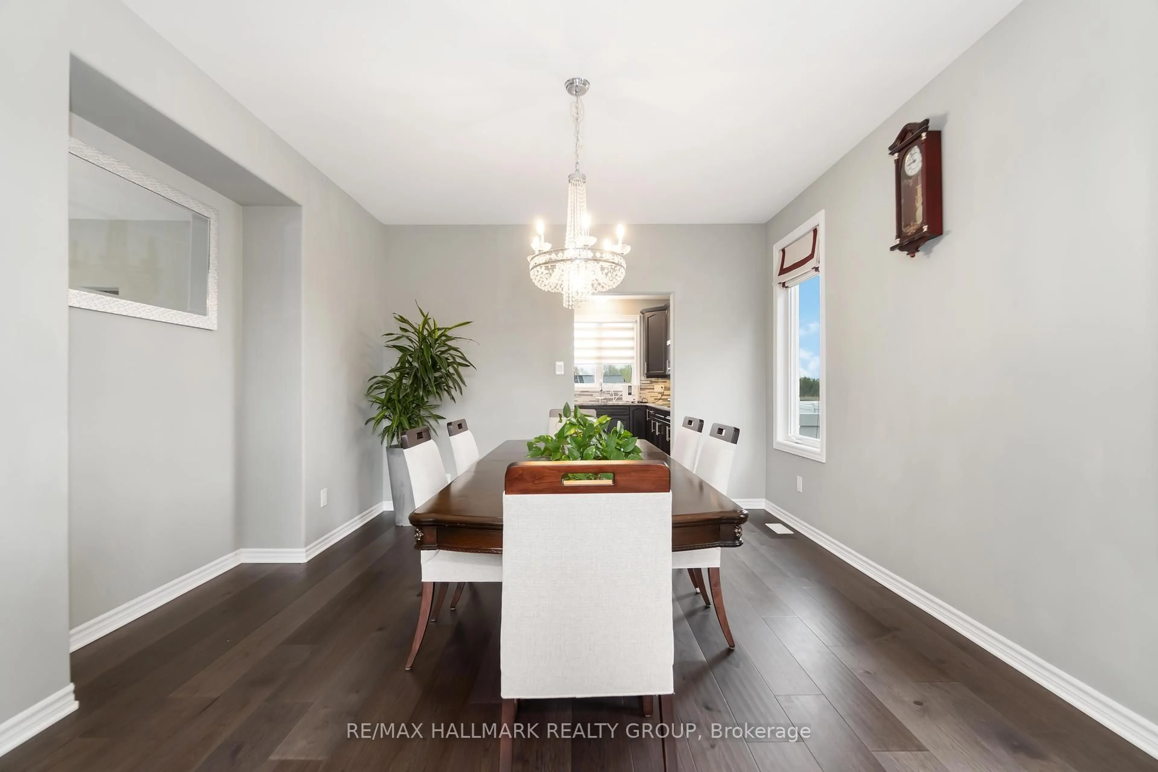 Dining room, wood/laminate floor for 72 Wingover Private, Carp Ontario K0A 1L0