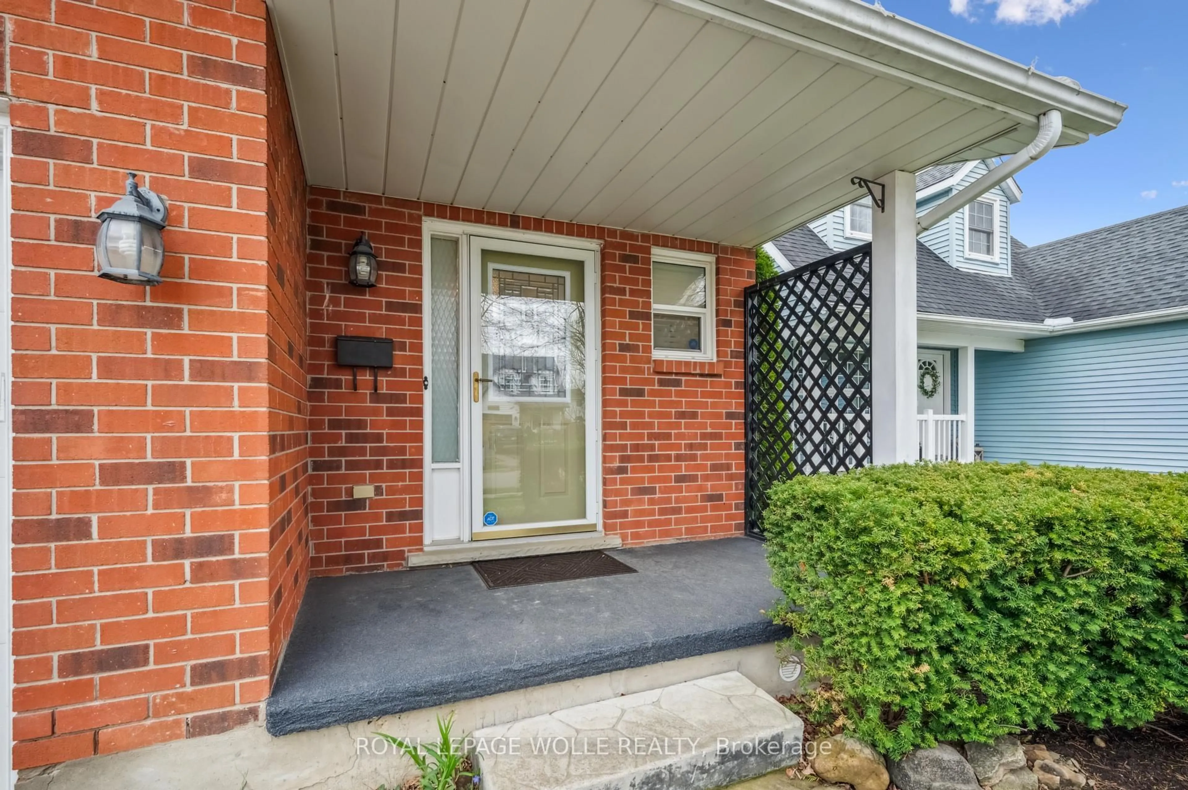 Unknown for 317 Bushview Cres, Waterloo Ontario N2V 2A6